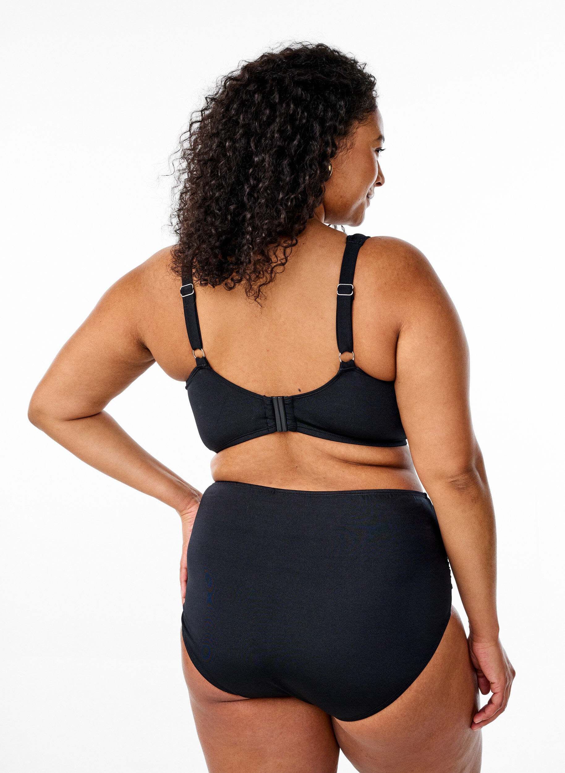 ZizziHoog getailleerde bikinibroek met plooien, Zwart, Model image number 1