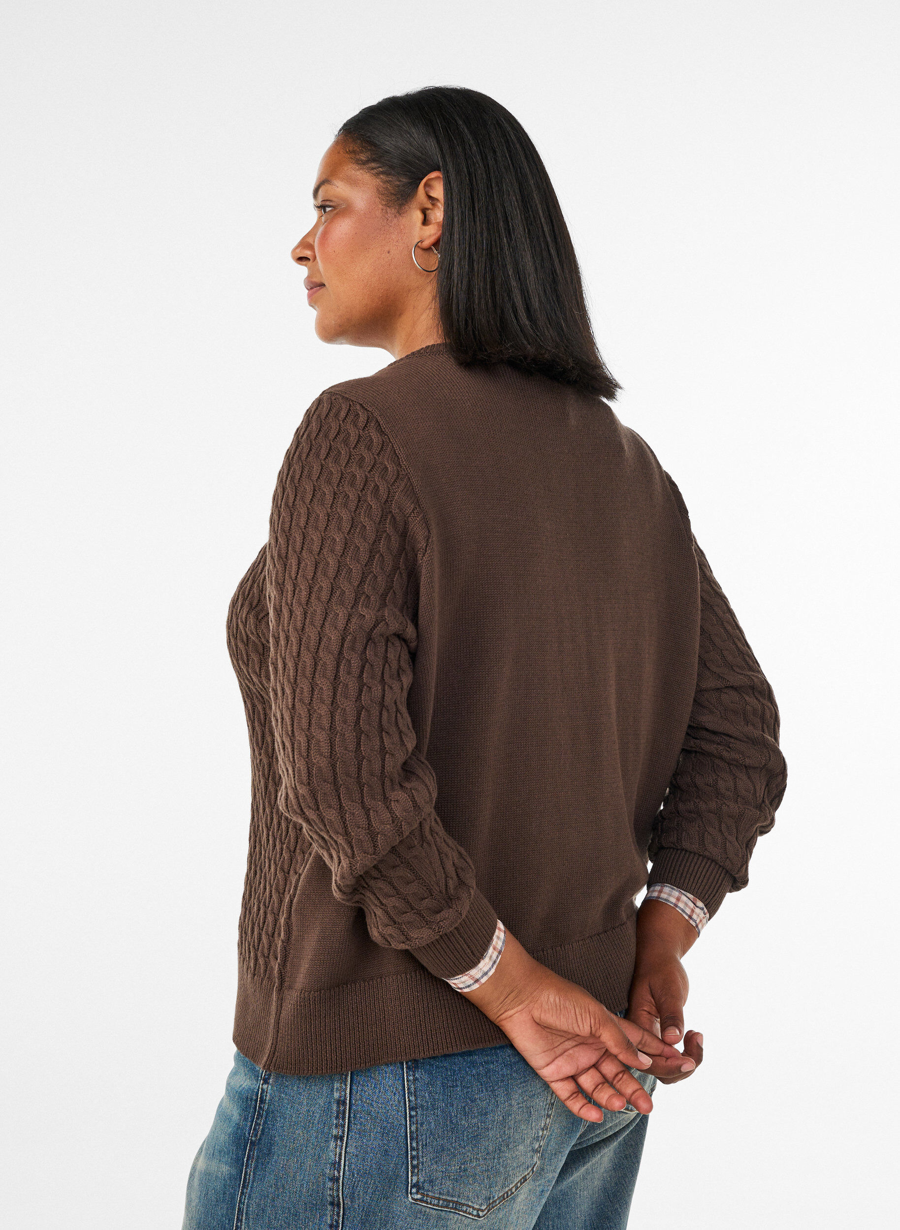ZizziKabelgebreid vest met gouden knopen, Bruin, Model image number 2