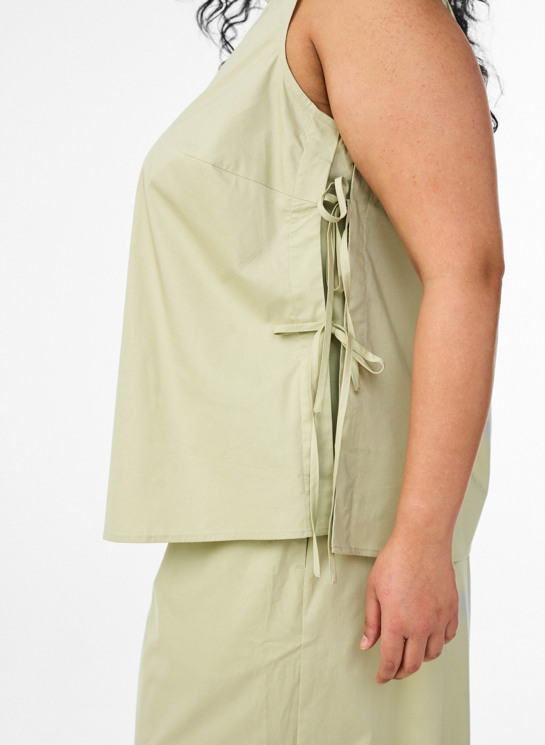 ZizziMouwloze top met strikdetail aan de zijkanten, Groen, Model image number 3