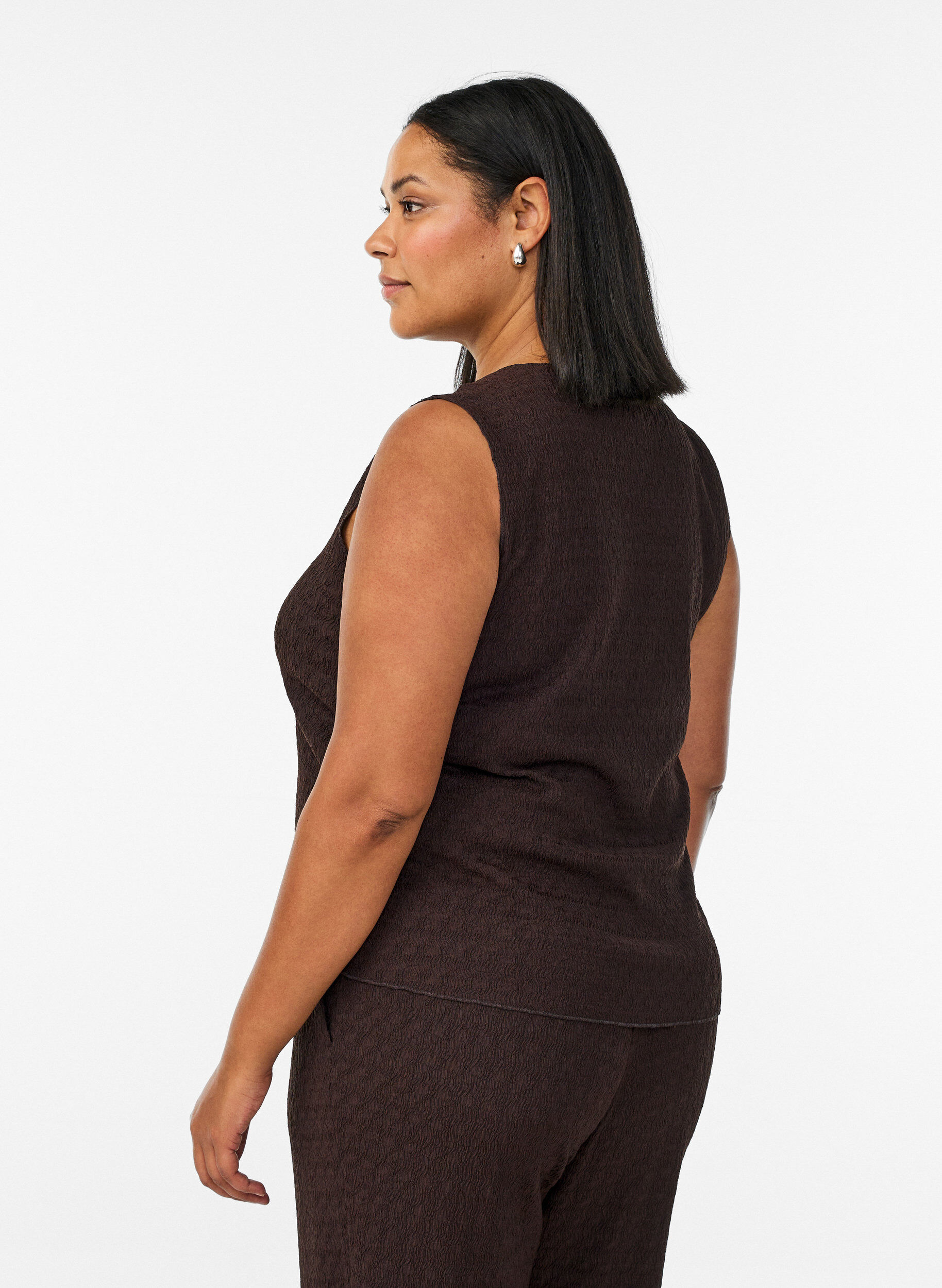 ZizziMouwloos top met een golvende textuur en knoopsluiting, Bruin, Model image number 2