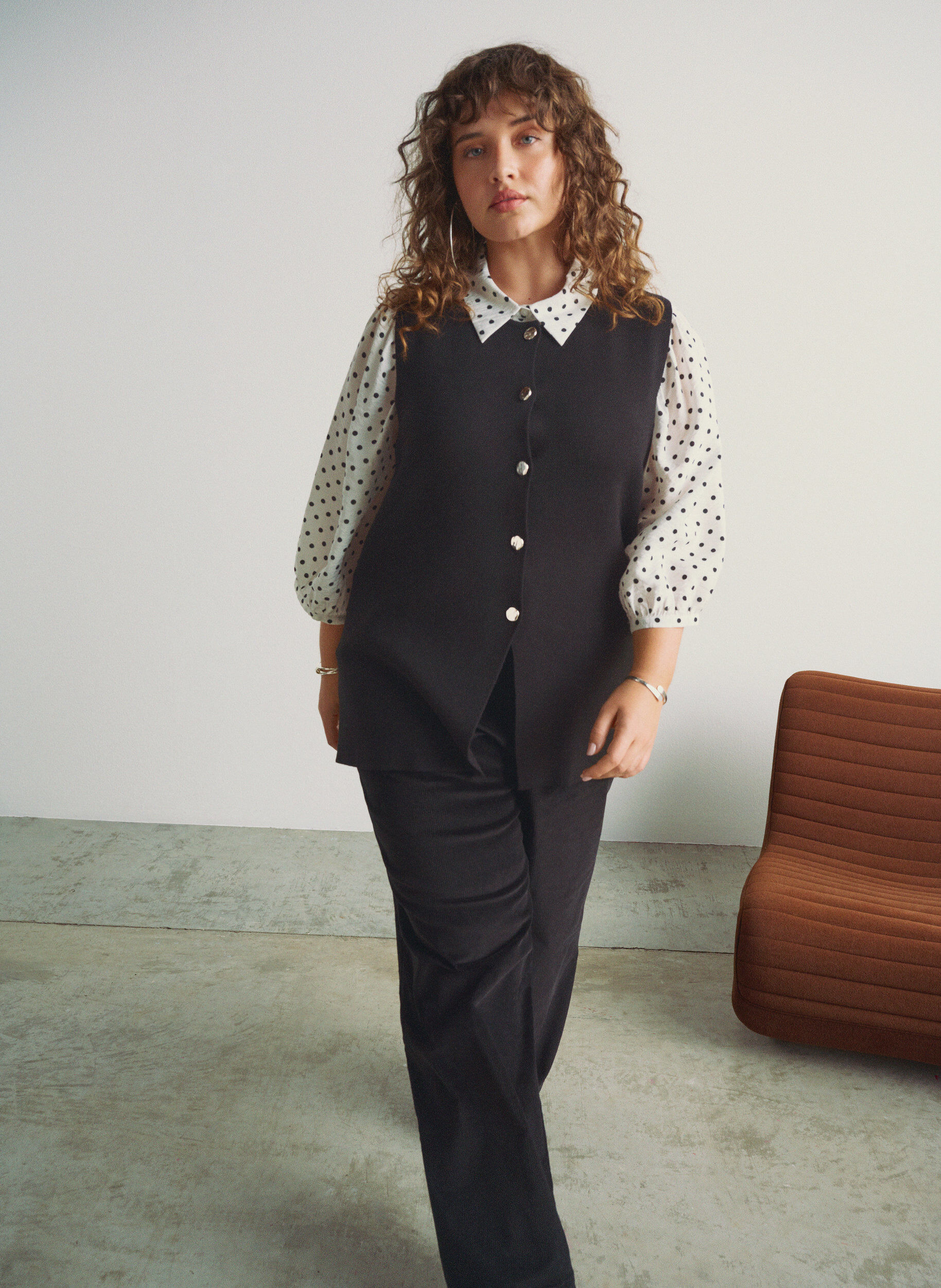 ZizziHoog getailleerde ribcord broek met wijde pijpen, Zwart, Image image number 0