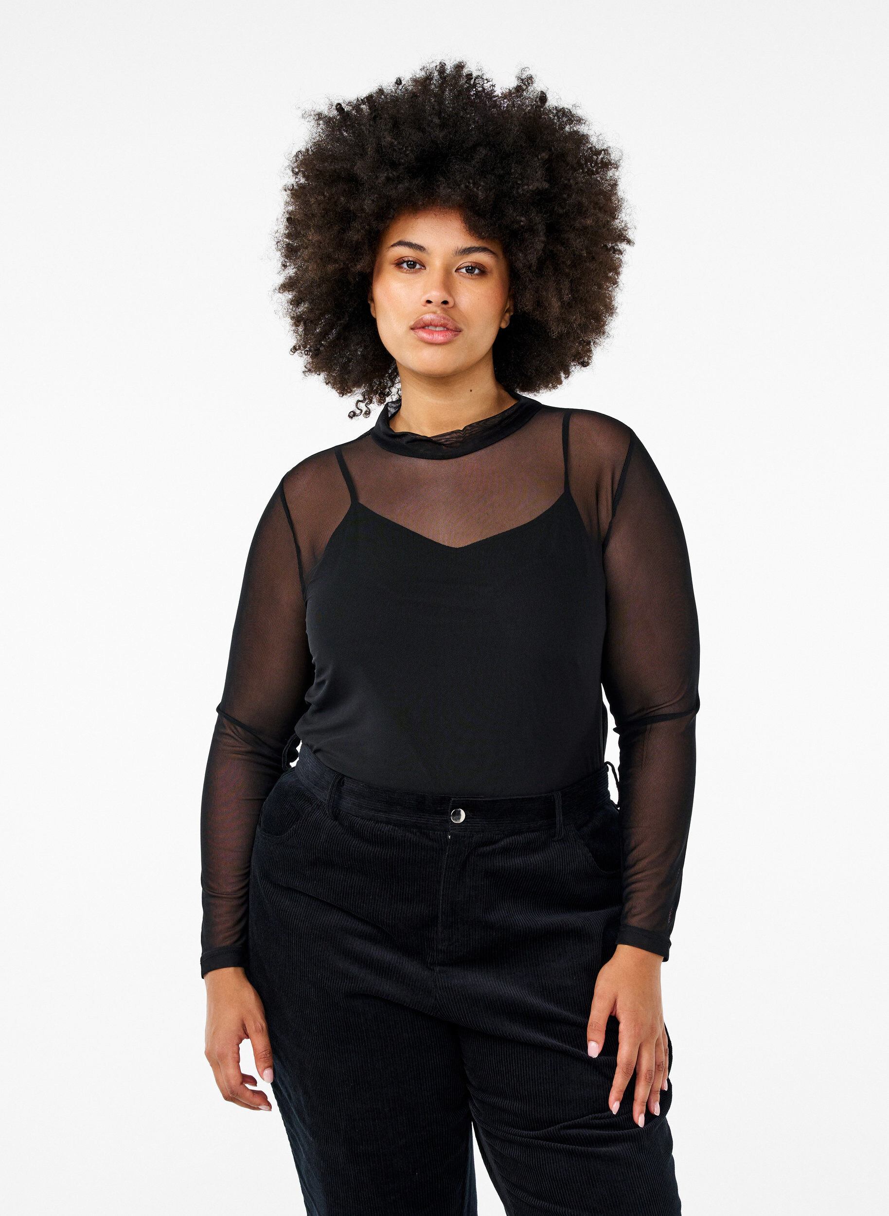 Getailleerde blouse van mesh met lange mouwen, Zwart, Model