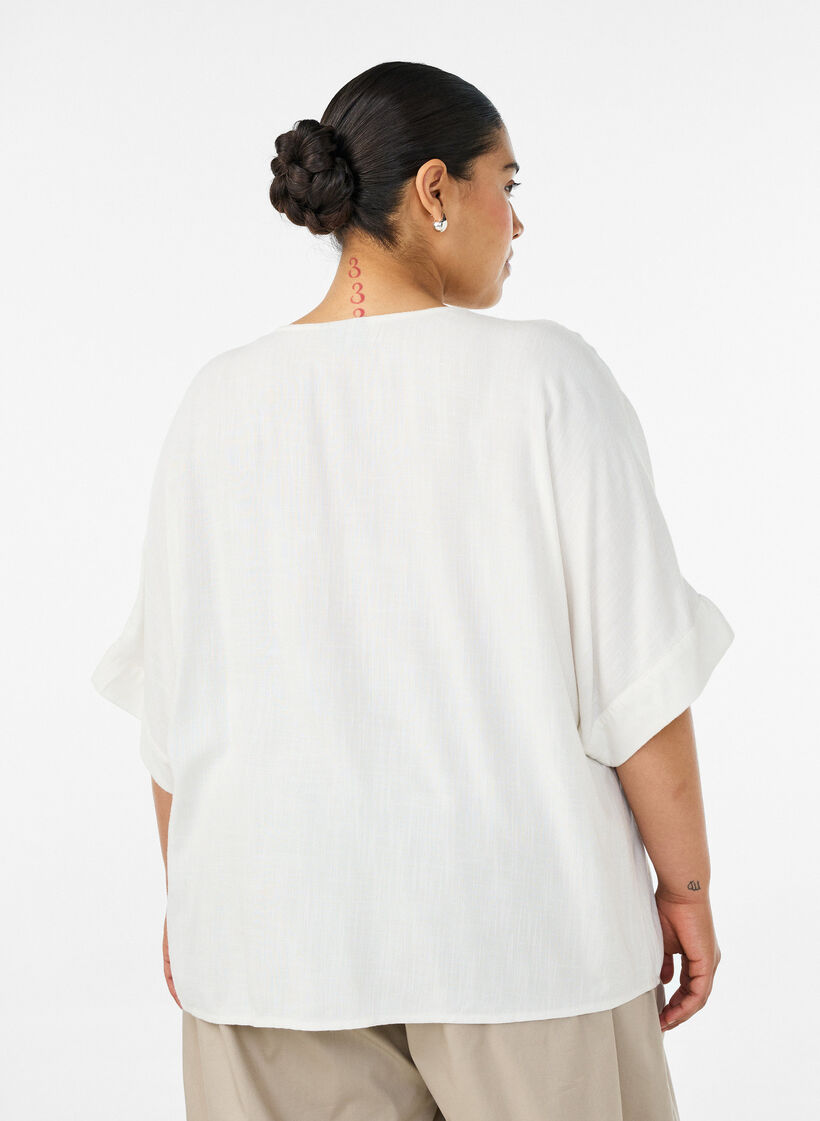Blouse en viscose avec bordure crochet et boutons, Vanille, Model image number 2