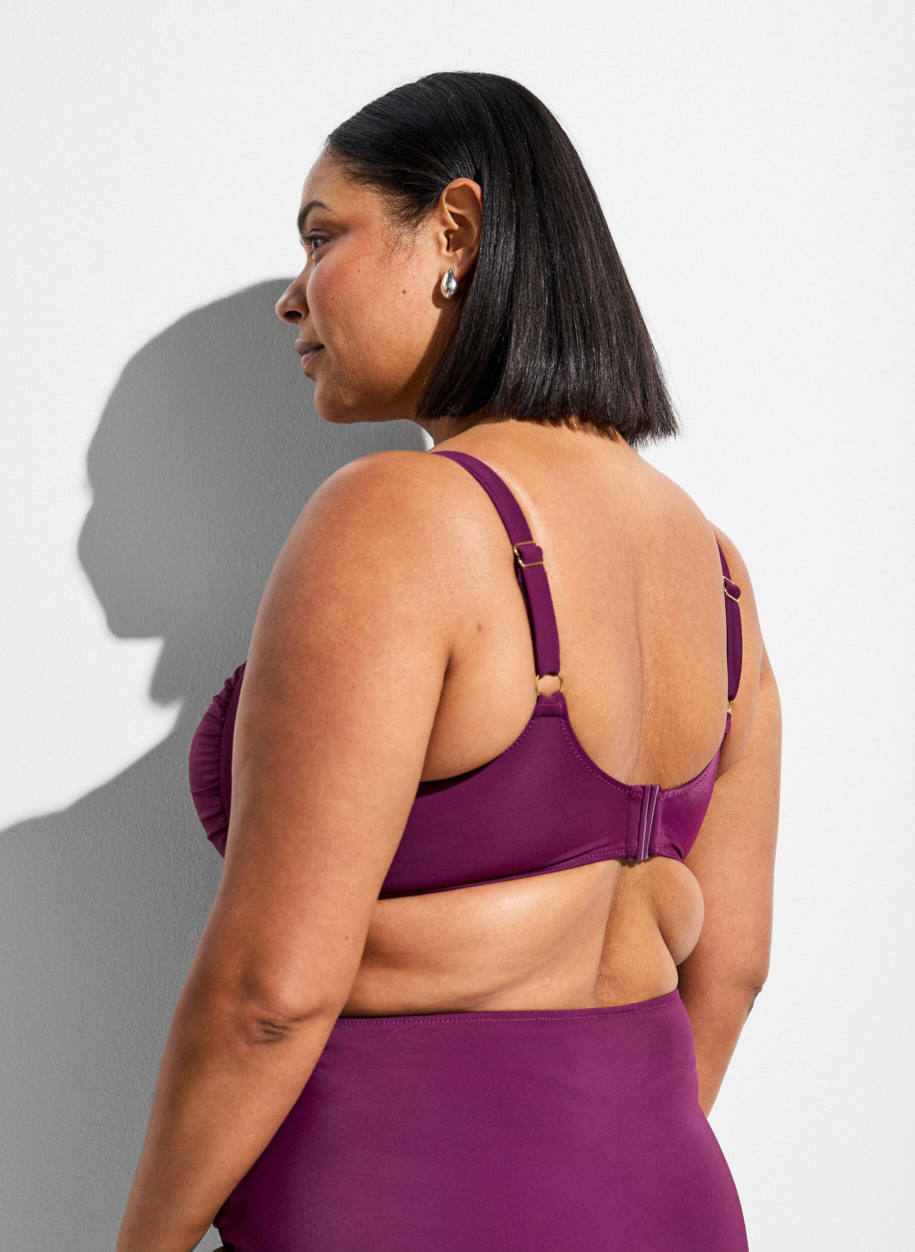 ZizziGewatteerde bikinitop met ringdetail, Paars, Model image number 2