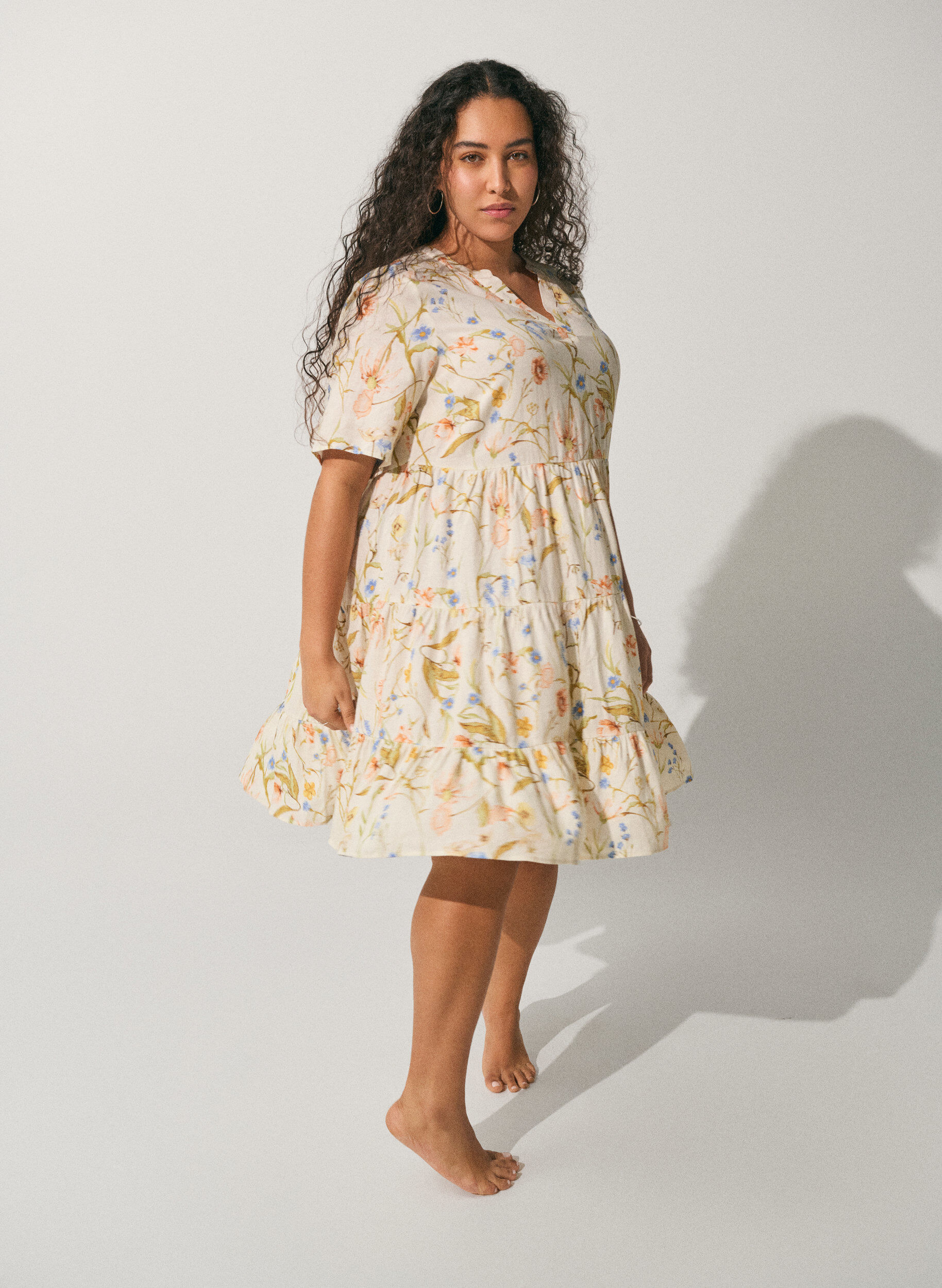 ZizziKnielange A-lijn jurk in linnen en viscose, Vanille, Image image number 0