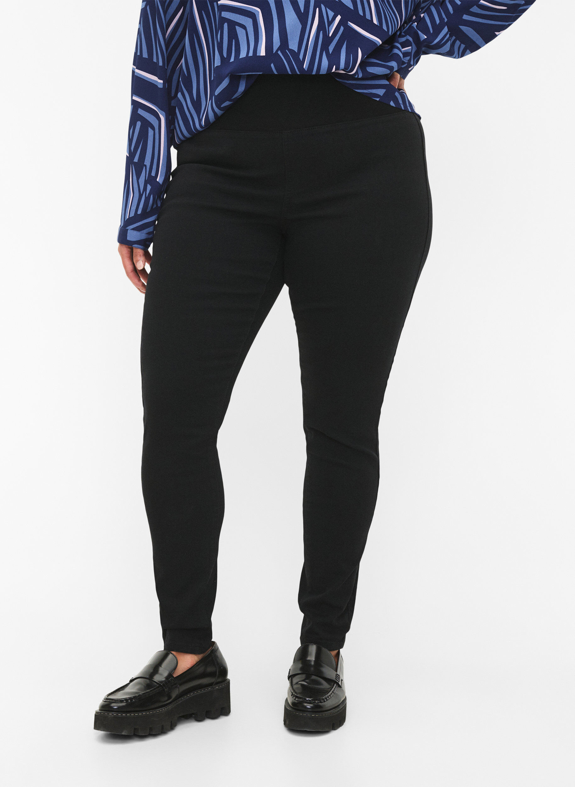 ZizziJeggings met brede elastische tailleband, Zwart, Model image number 2