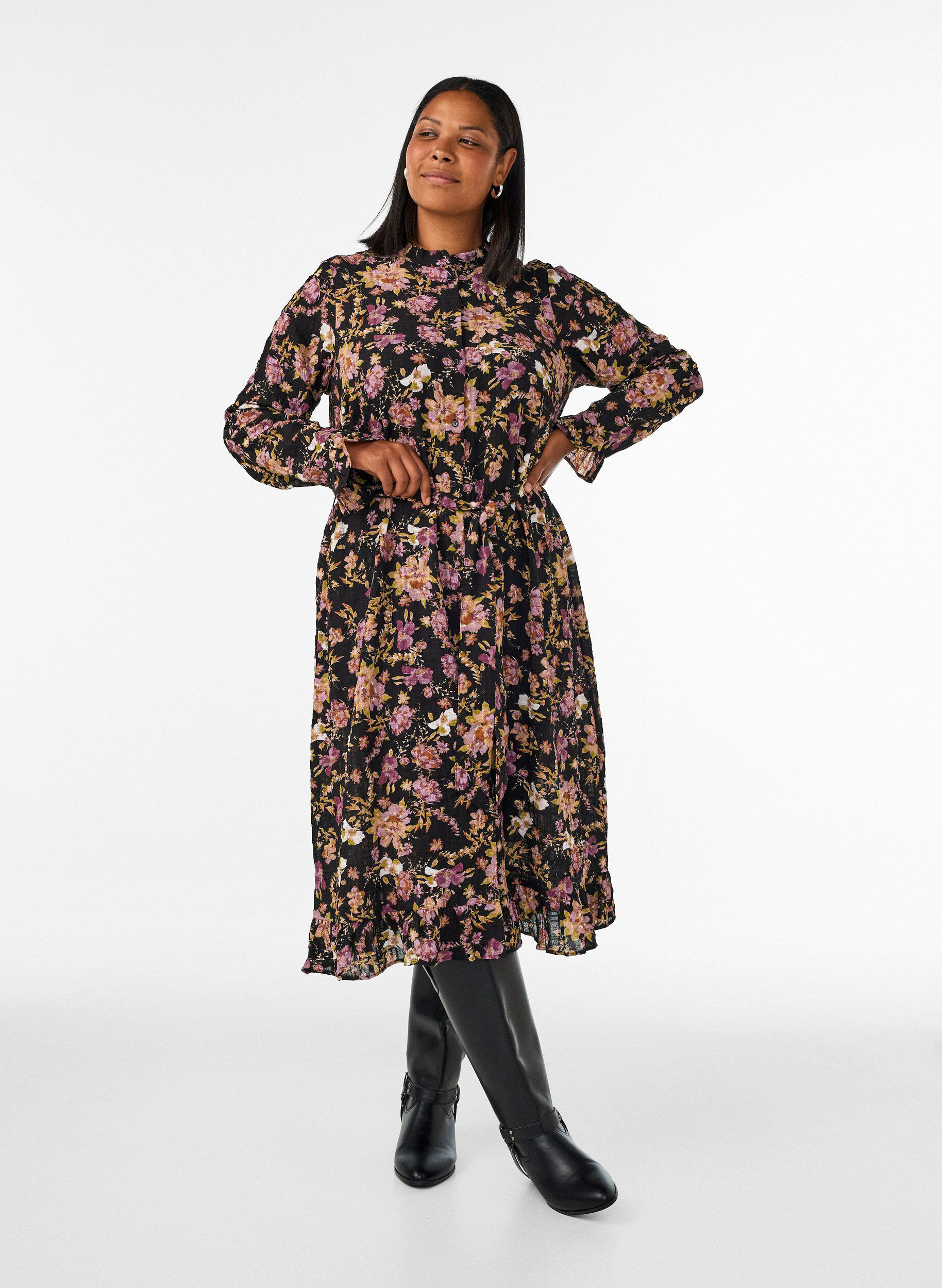 ZizziMidi-jurk met bloemenprint en afneembare strikceintuur, Zwart, Model image number 1