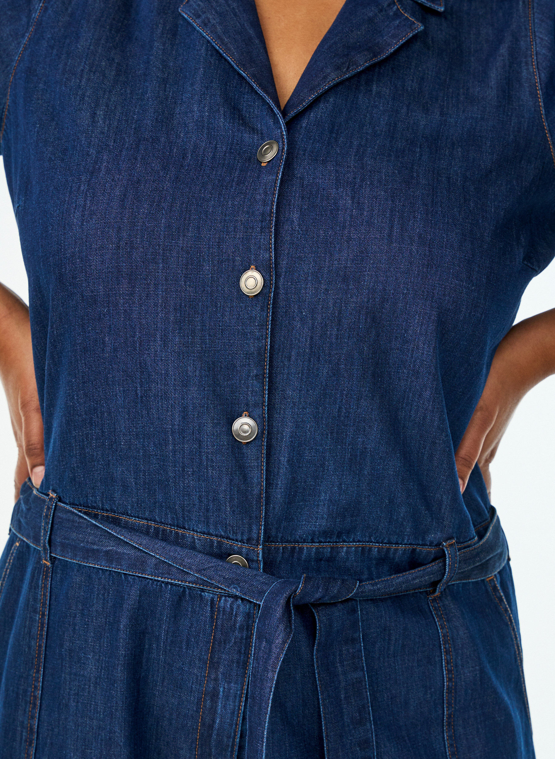 ZizziDenim jumpsuit met korte mouwen en een strikceintuur, Blauw, Model image number 2