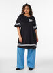 Robe T-shirt courte avec d&eacute;tails sportifs, Noir, Model image number 1