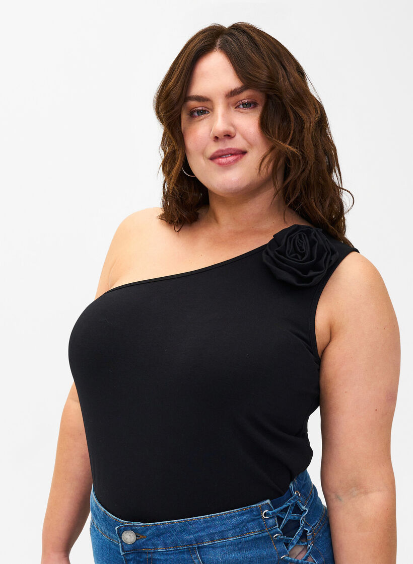 Topje met &eacute;&eacute;n blote schouder met roos, Black, Model image number 0