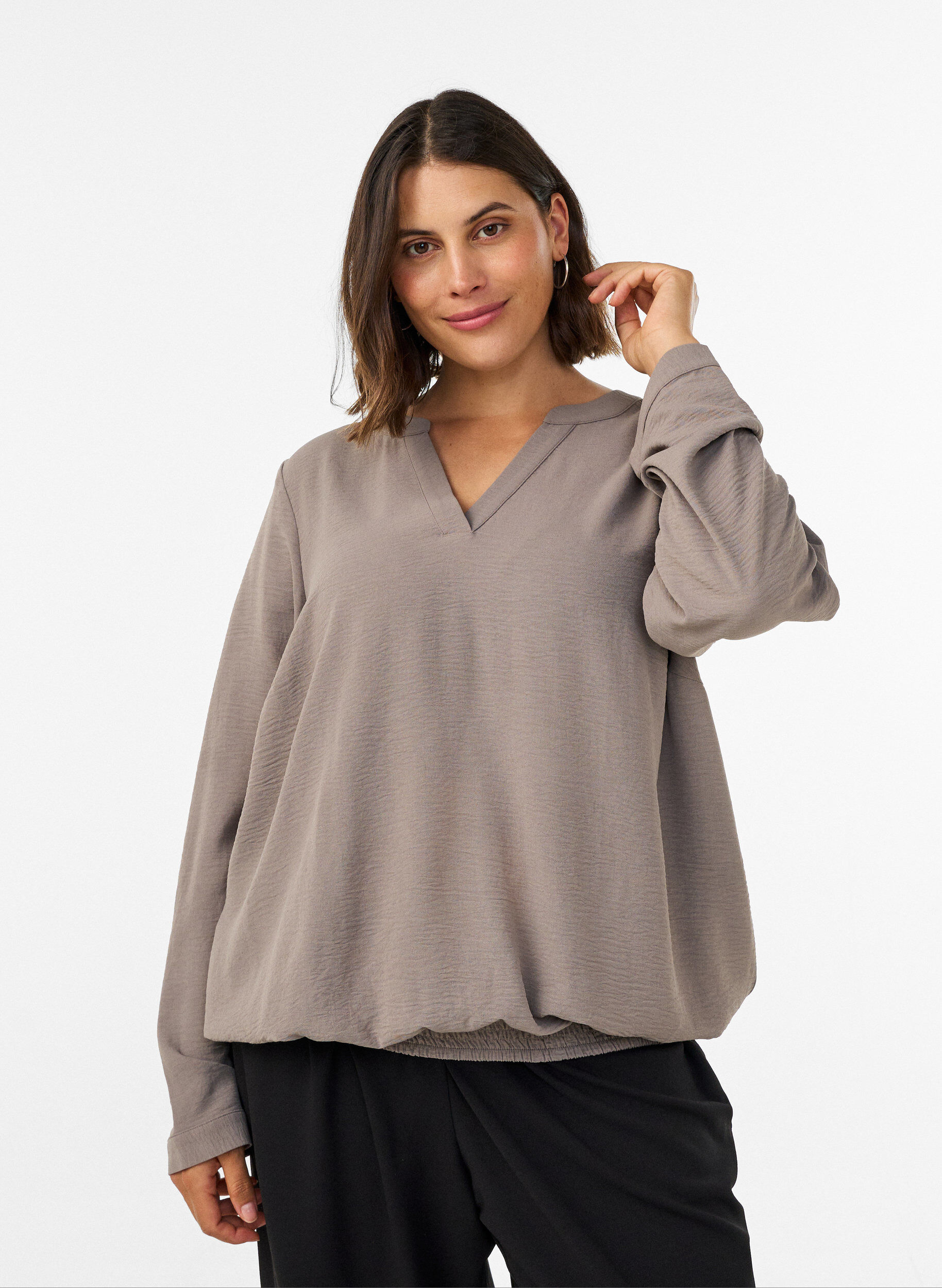 Blouse met ballonsilhouet en V-hals, Beige, Model