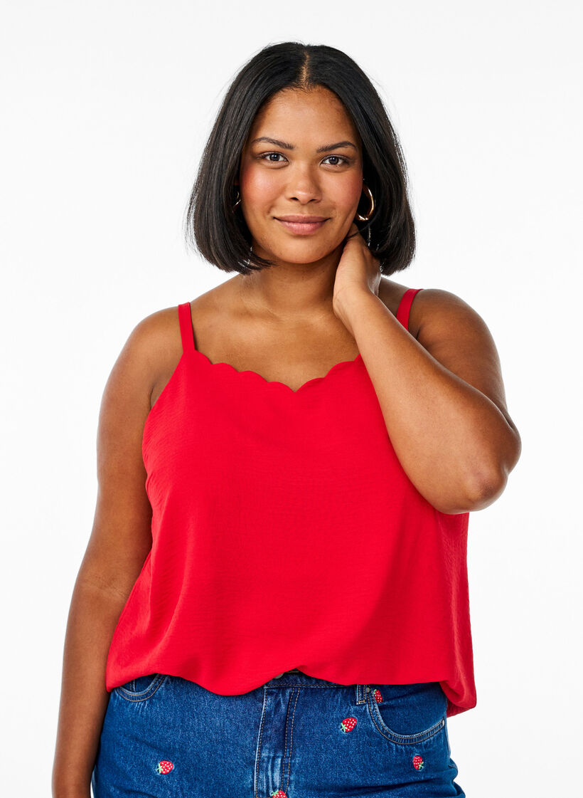 Top met een golvende zoom, Urban Red, Model