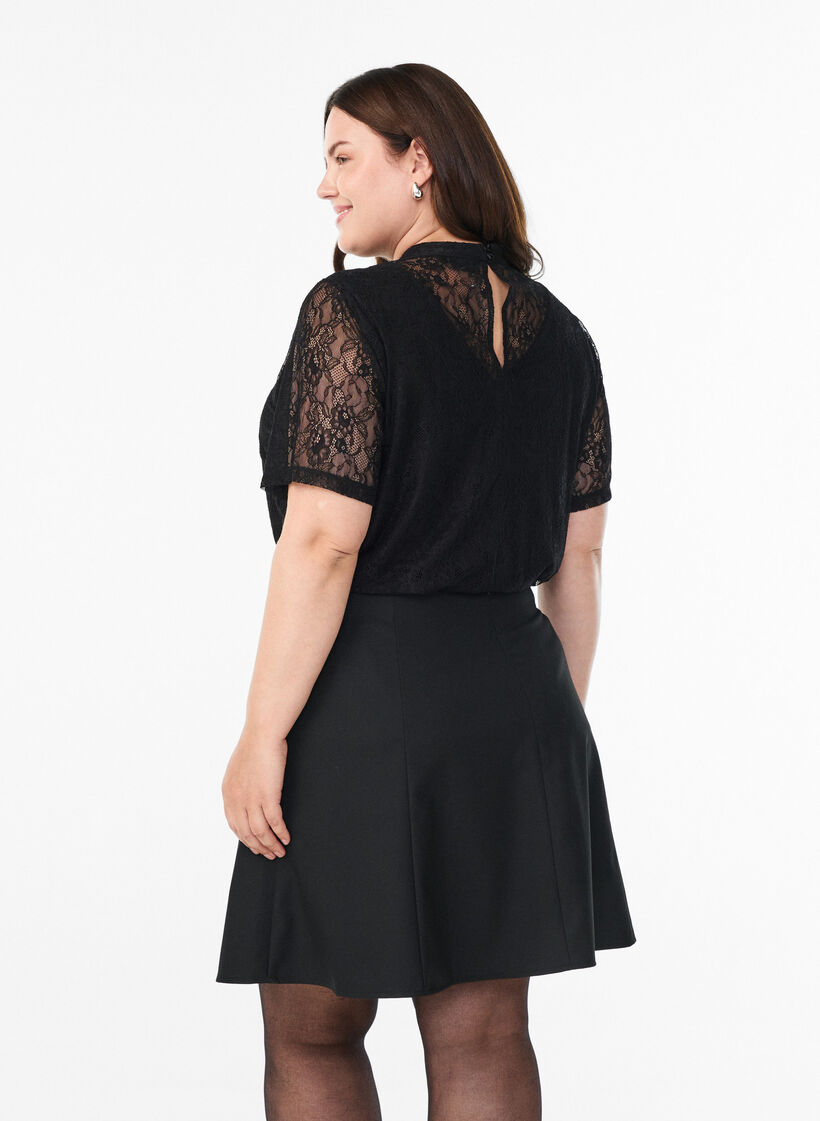 Kanten blouse met twistdetail en korte mouwen, Zwart, Model
