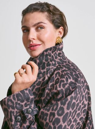 ZizziKorte jas met luipaard, , Model