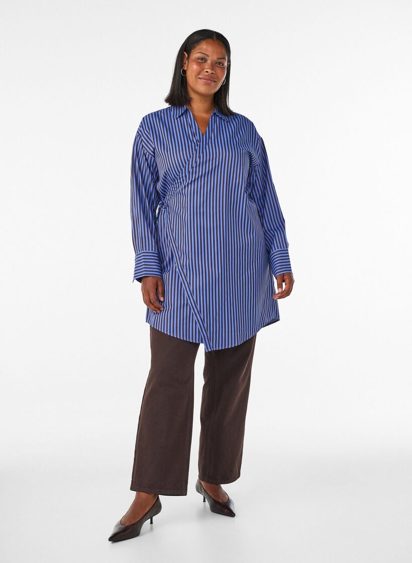Gestreept shirt met wikkel-effect en een strikceintuur, Blauw, Model image number 1