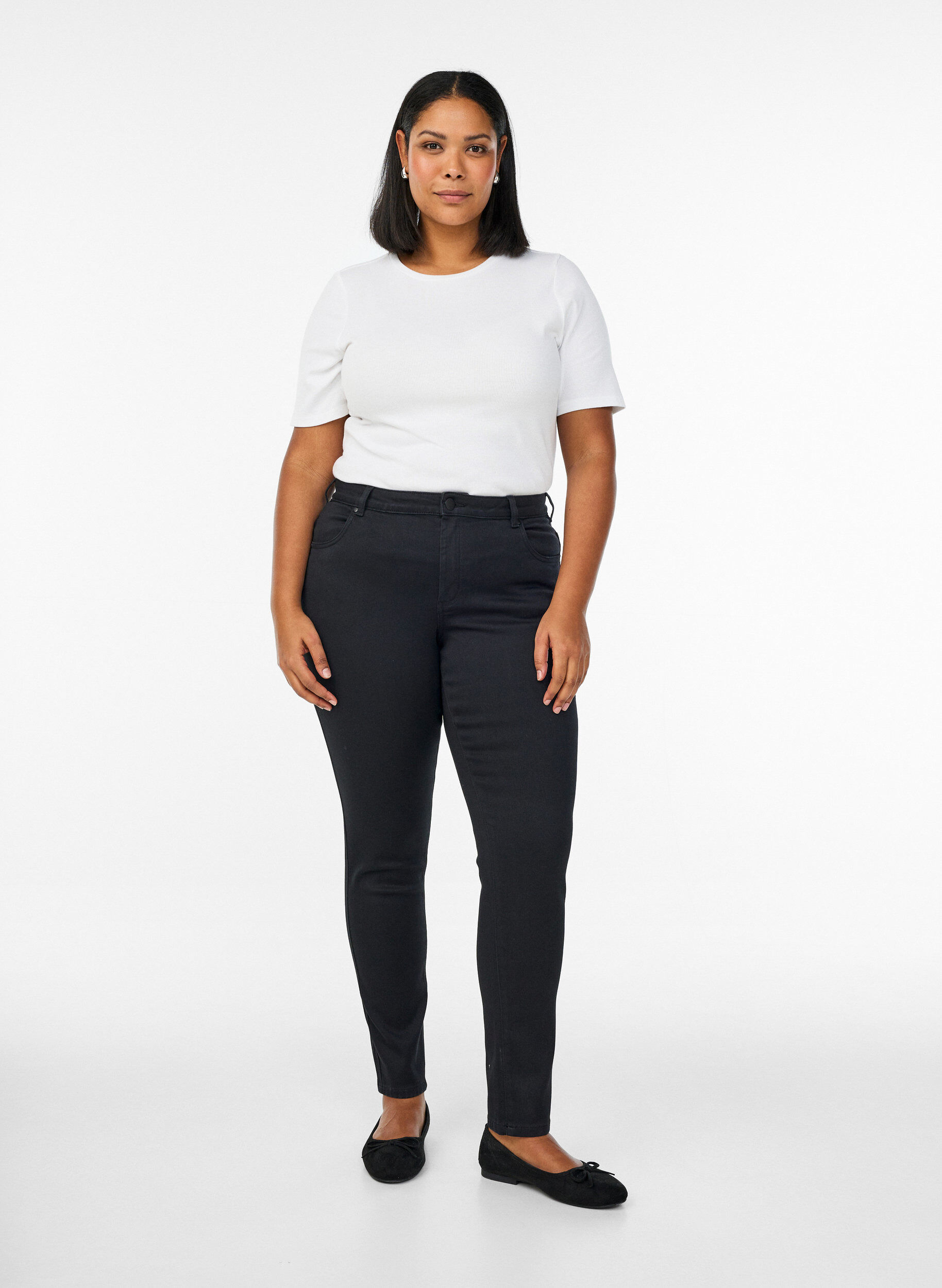 Slim fit Emily jeans met normale taille, Zwart, Model