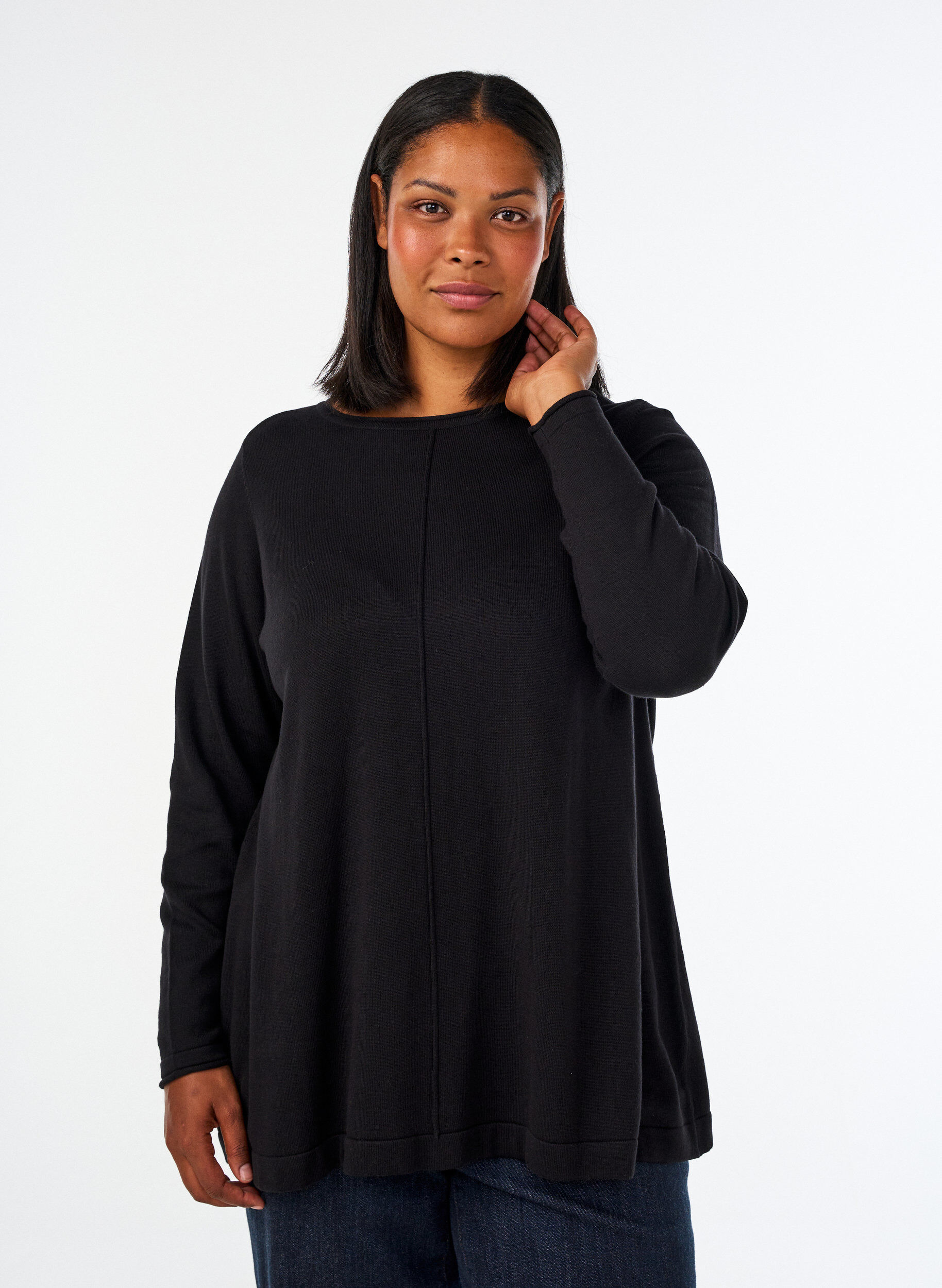 Gebreide blouse gemaakt van katoen en viscose., Zwart, Model