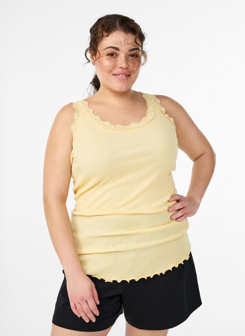 Top met kanten afwerking, Geel, Model image number 0