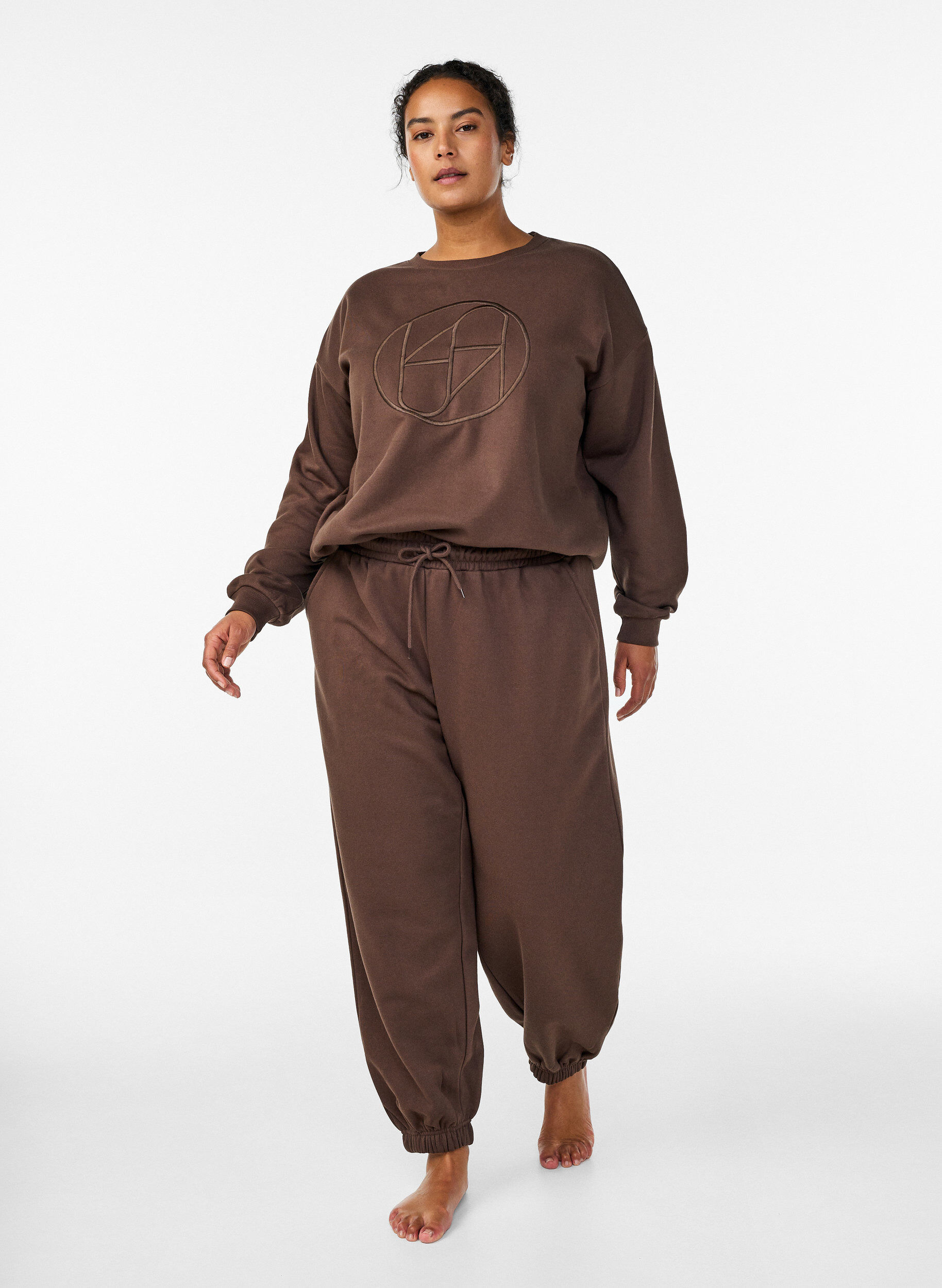 High-waist joggingbroek met zakken, Bruin, Model