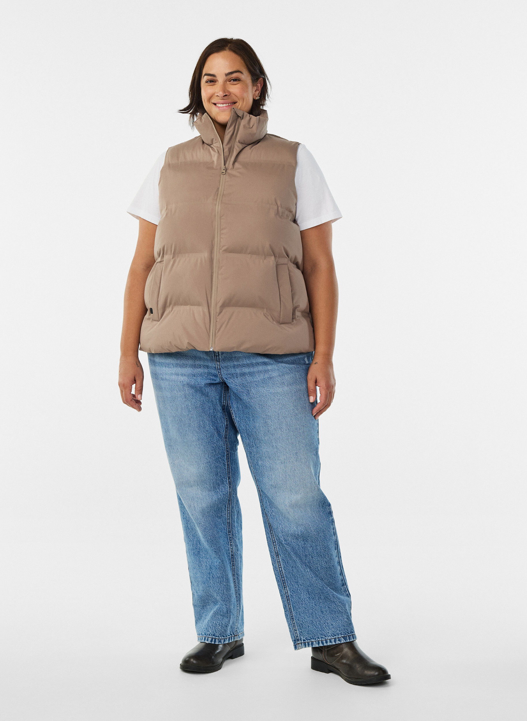 ZizziKorte puffer bodywarmer met hoge kraag, Bruin, Model image number 1