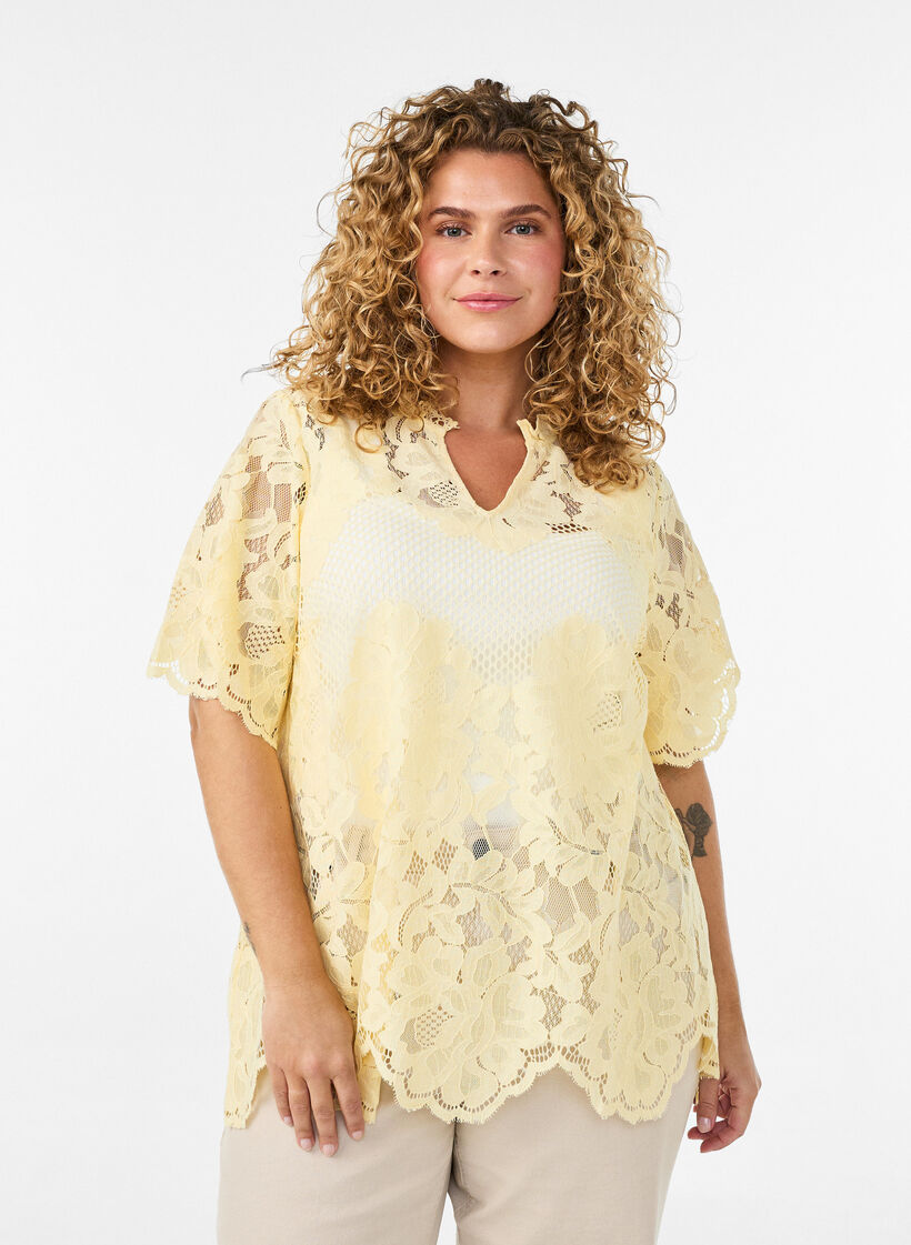 Kanten blouse met ruchekraag en korte mouwen, Geel, Model image number 0