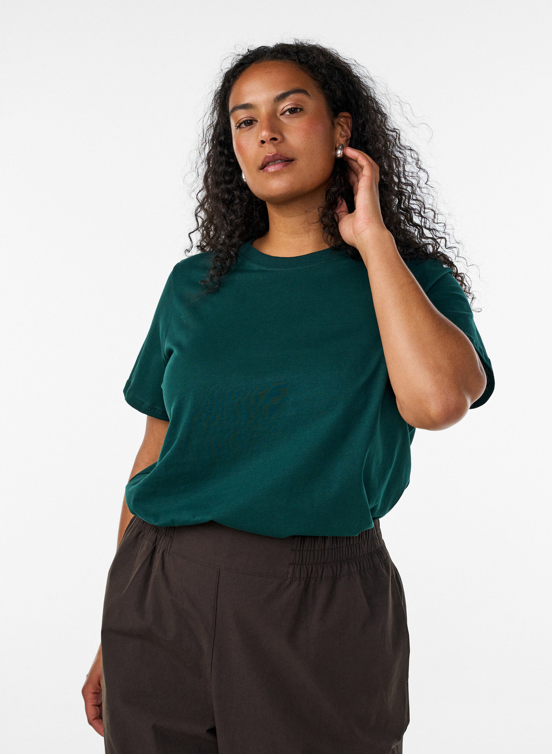 Basic katoenen T-shirt met ronde hals, Groen, Model