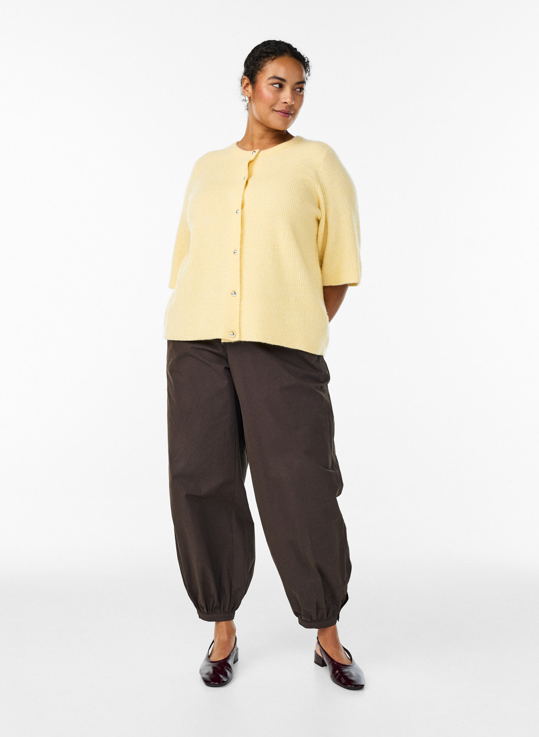 ZizziGebreid vest met korte mouwen en glanzende knoopjes, Geel, Model image number 1