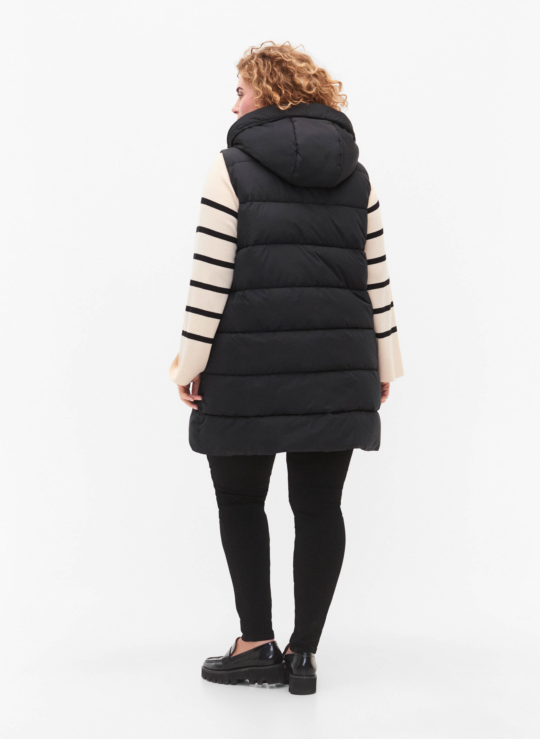 ZizziLange vest met capuchon en zakken, Zwart, Model image number 2