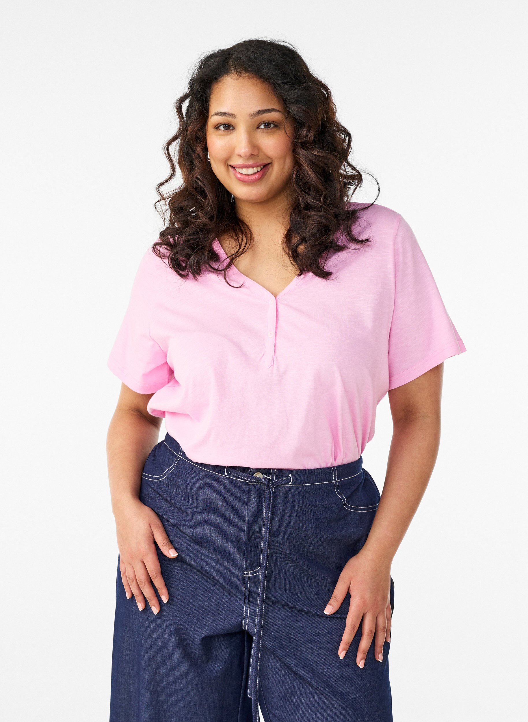 T-shirt met knoopdetail, Roze, Model