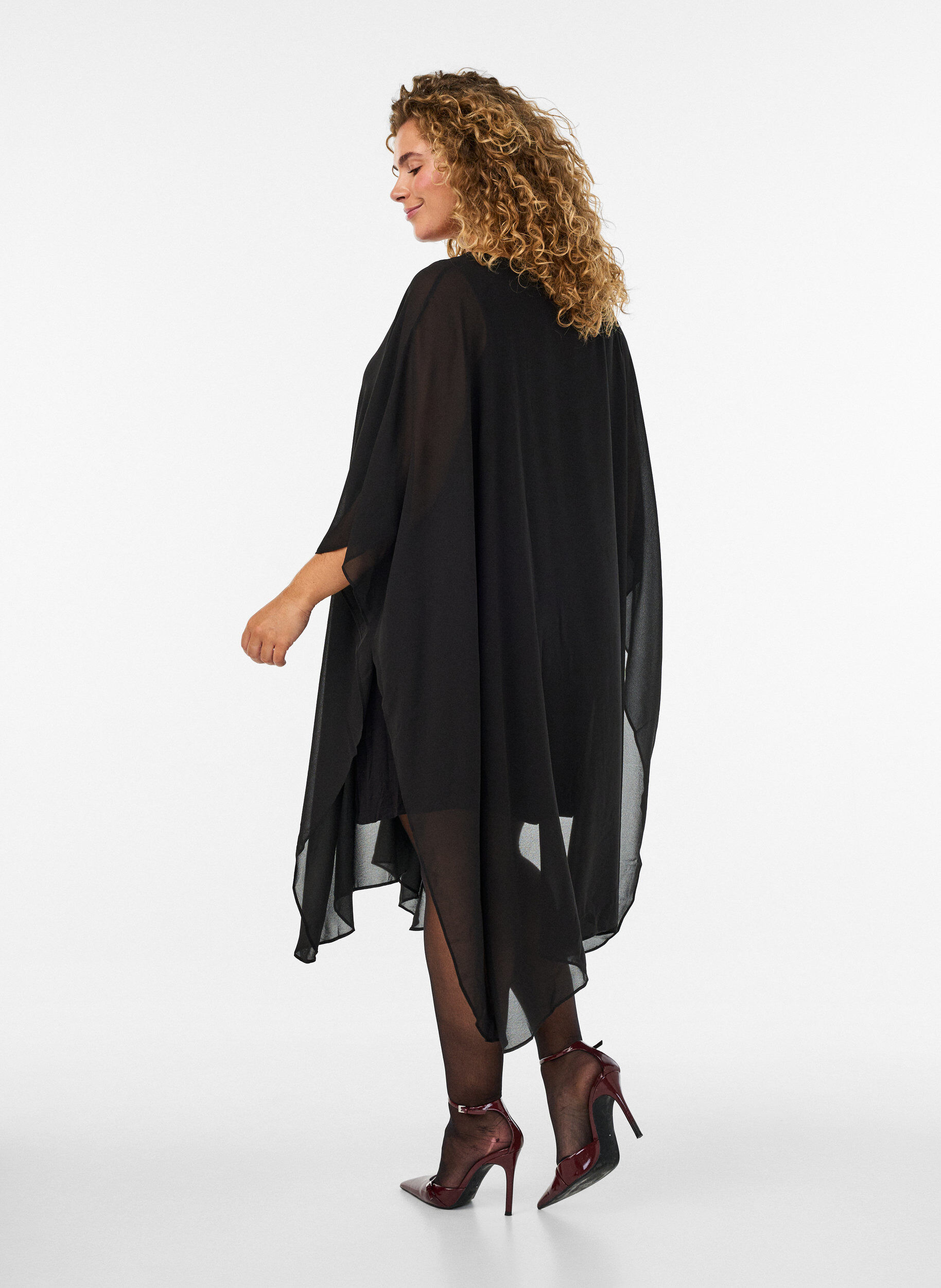 ZizziKorte chiffon jurk met V-hals, Zwart, Model image number 1