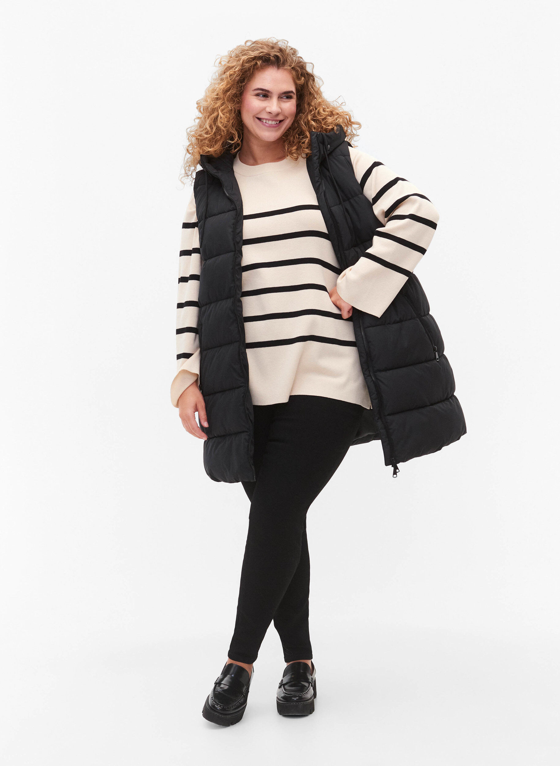 ZizziLange vest met capuchon en zakken, Zwart, Model image number 1