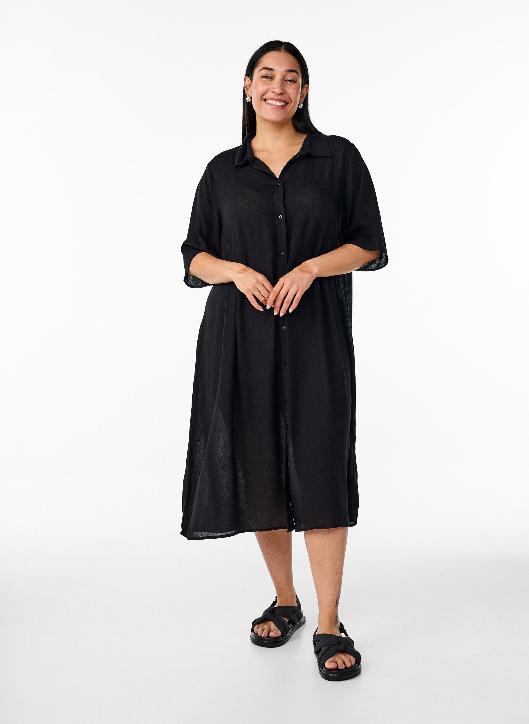 Midi shirtjurk met korte mouwen, Zwart, Model