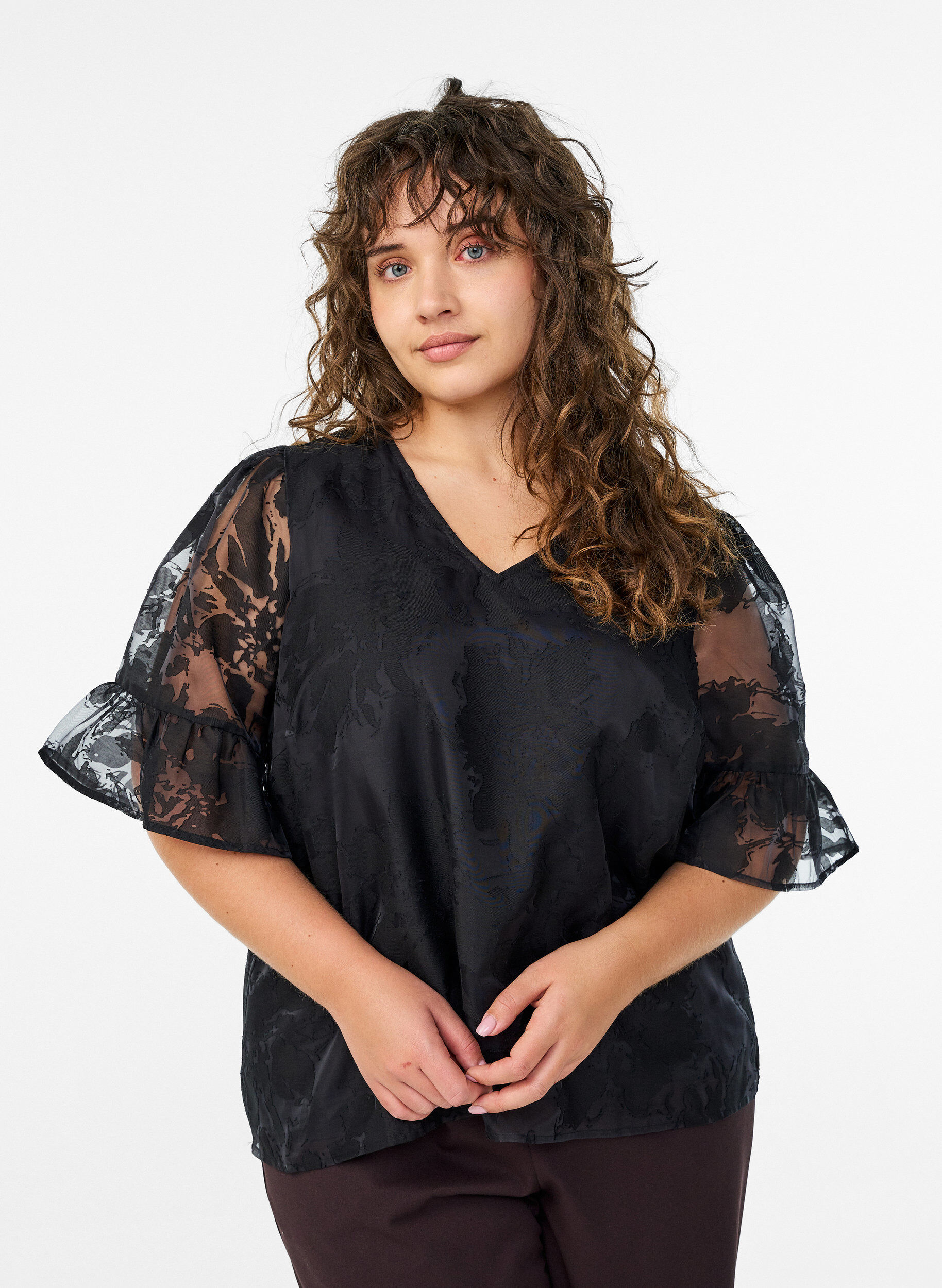 Feestelijke blouse in organza-look met ton-sur-ton patroon, Zwart, Model