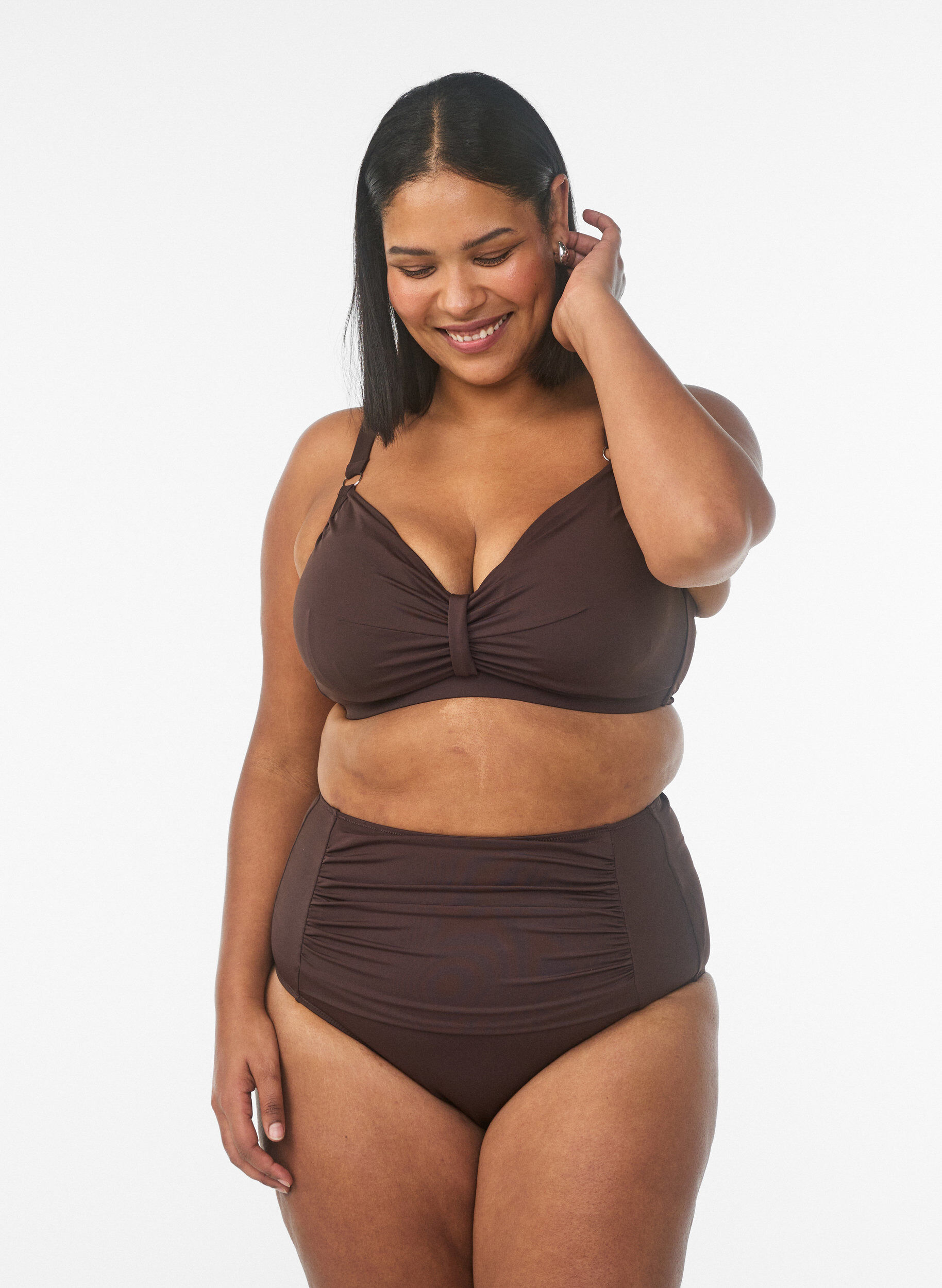 Bikinibroekje met high waist, Bruin, Model
