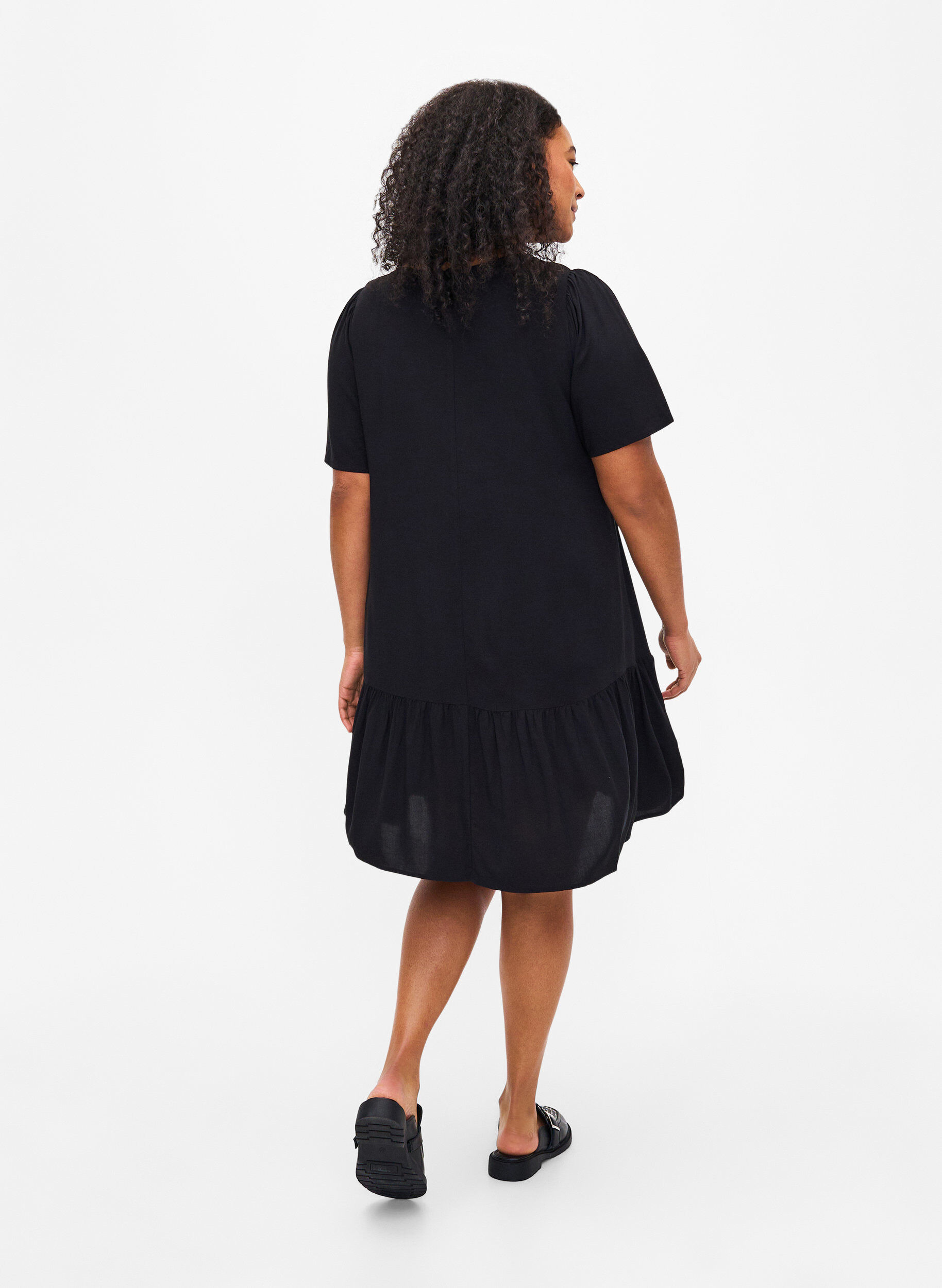 ZizziJurk van viscose met coupenaad, Zwart, Model image number 2