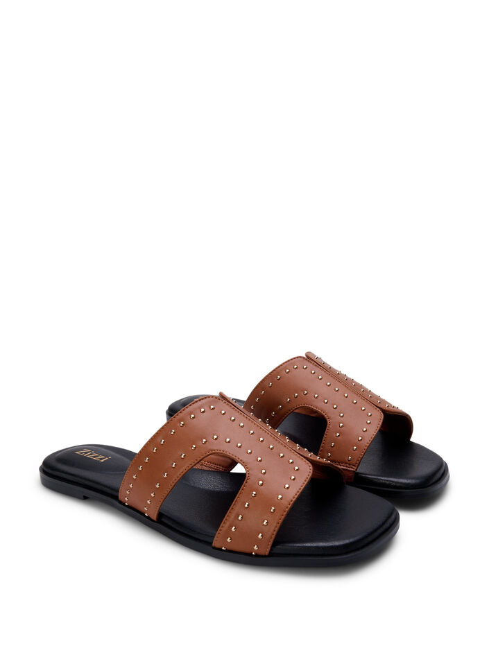 Platte instappers met brede pasvorm en studs, Friar Brown, Packshot