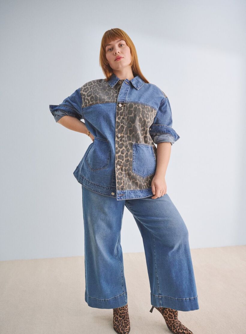 Denim en luipaard, , Model