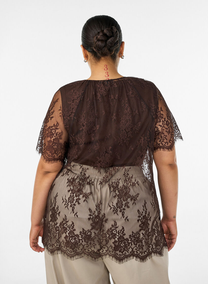 Korte mouwen kanten blouse met striksluiting, Bruin, Model image number 2