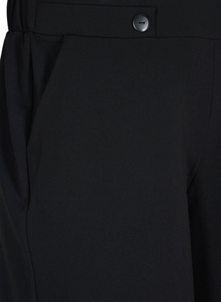 Korte broek met zakken en losse pasvorm, Zwart, Packshot image number 2