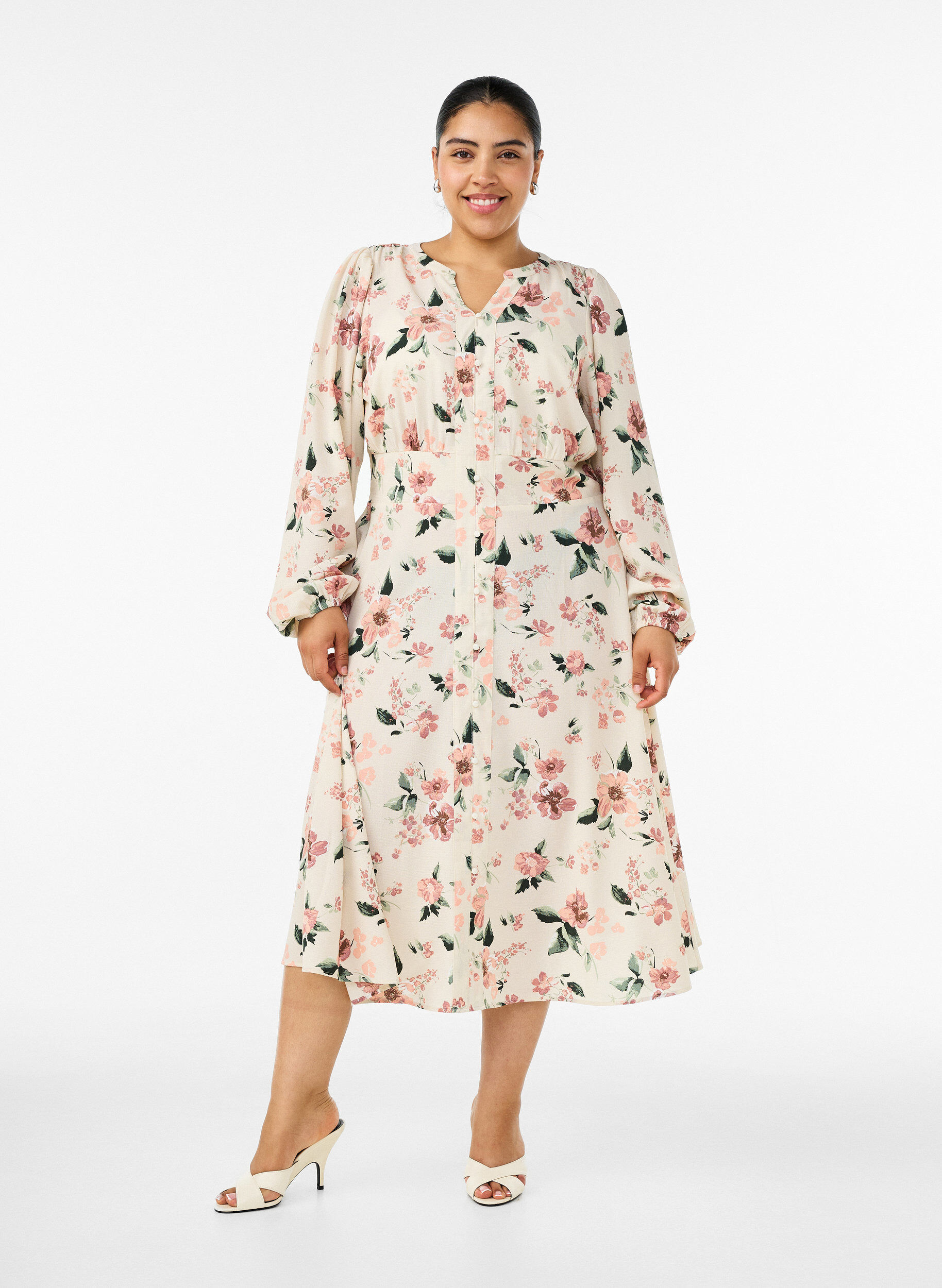 ZizziMidi-jurk met smock en decoratieve knopen, Beige, Model image number 0