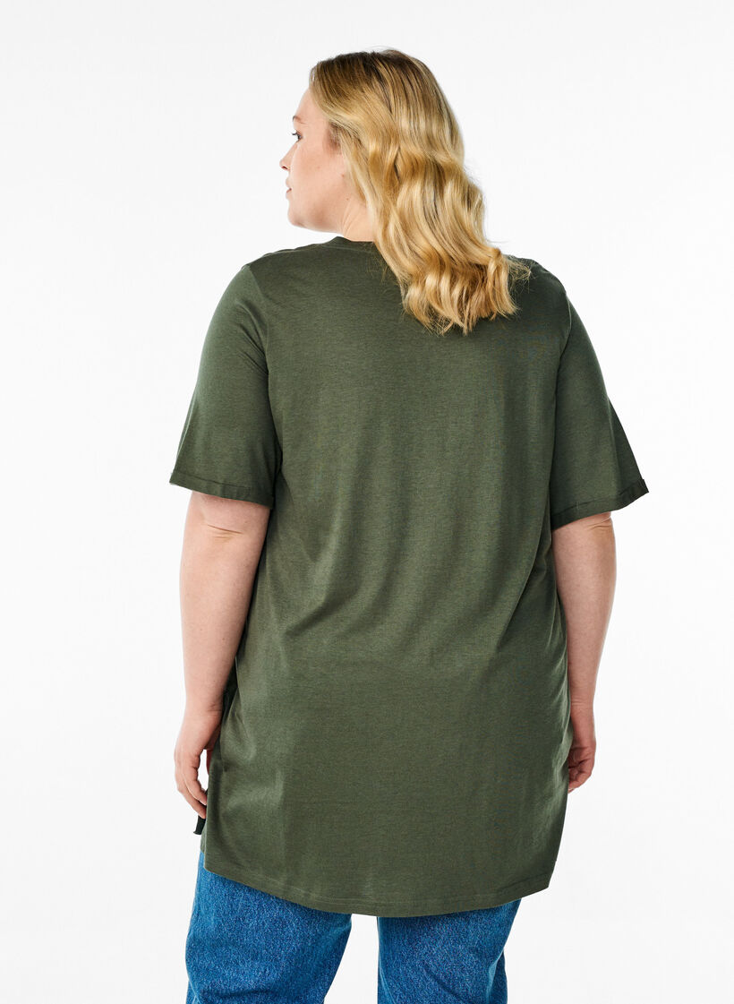Enkelkleurig oversized T-shirt met V-hals, Groen, Model image number 2