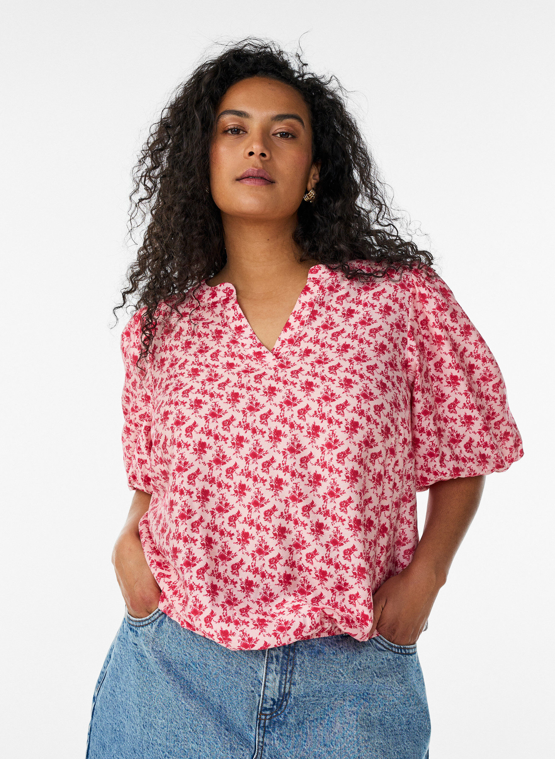 Viscose blouse met ballonmouwen en bloemenpatroon, Rood, Model