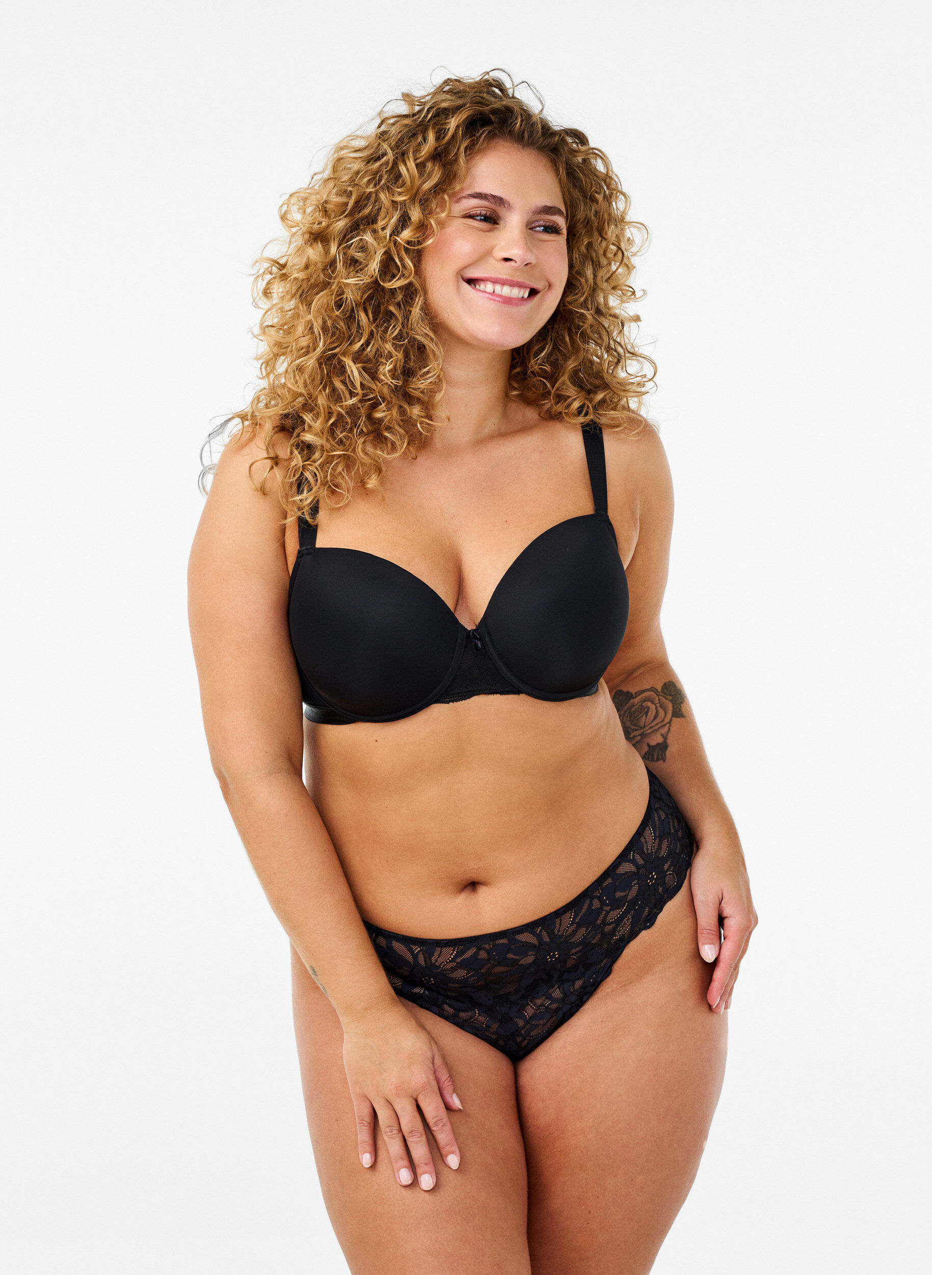 Kruisloze kanten string, Zwart, Model