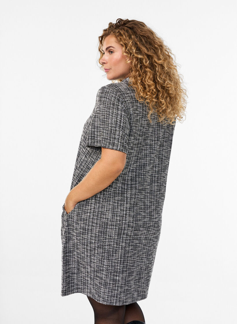 Korte jurk in gestructureerde jersey met een grafisch ruitpatroon, Off White Check, Model