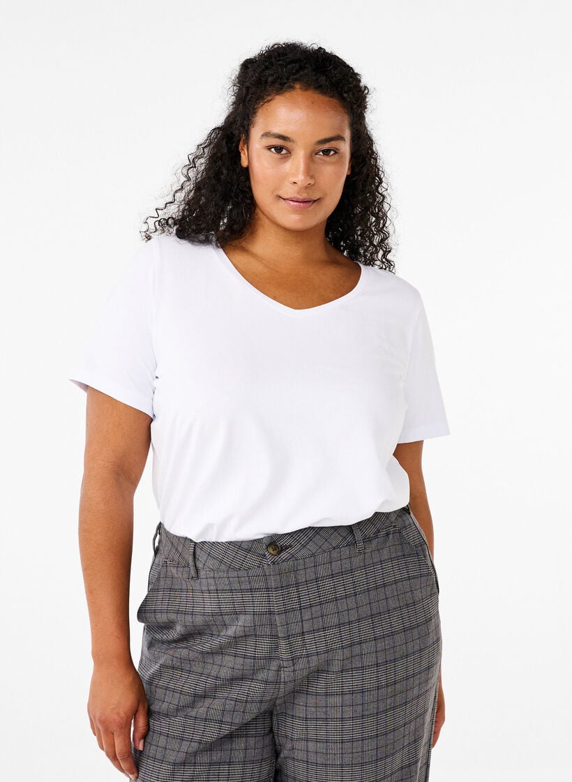 Basic t-shirt in effen kleur met katoen, Wit, Model image number 0