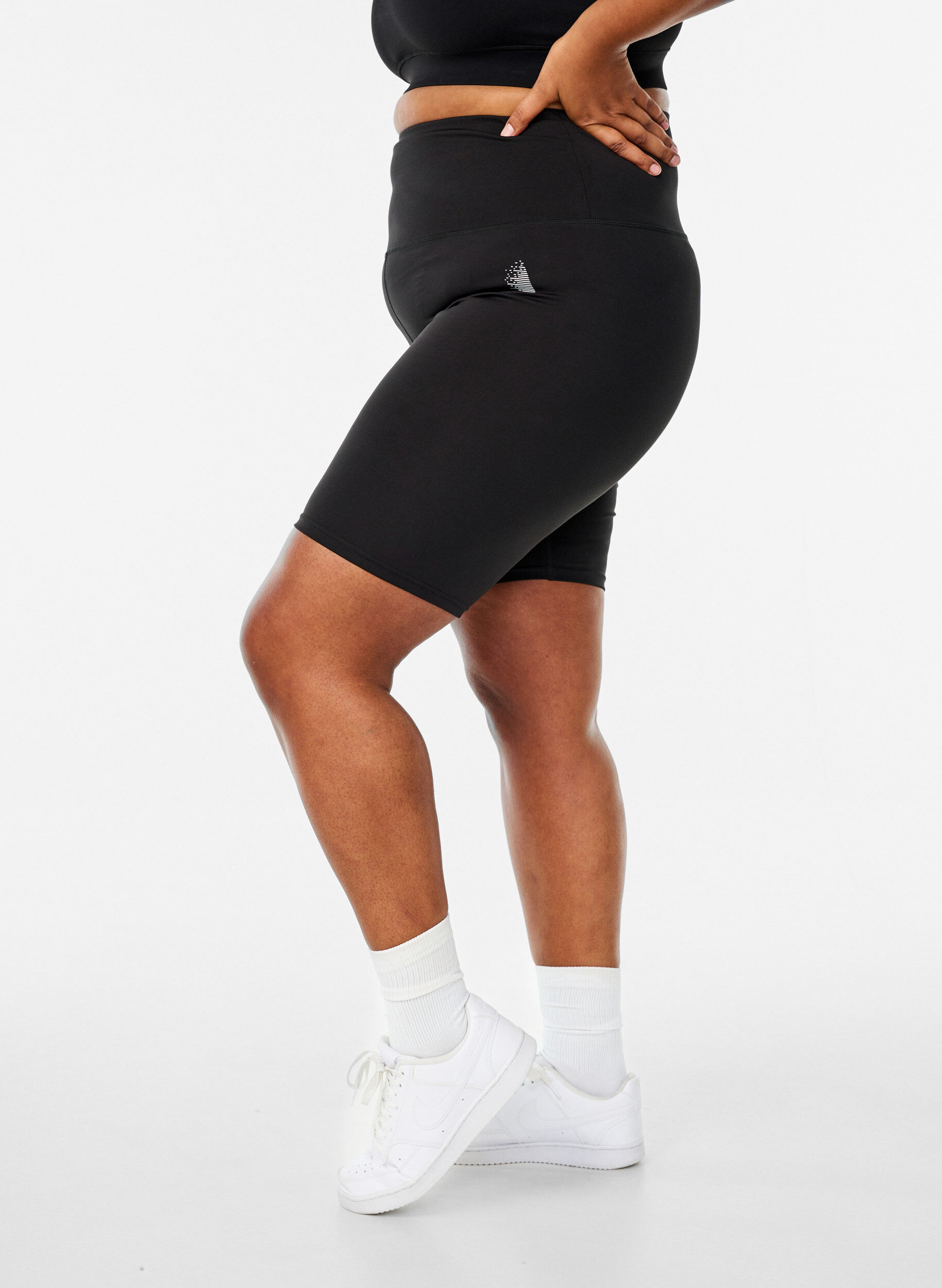 Strakke sport shorts, Zwart, Model