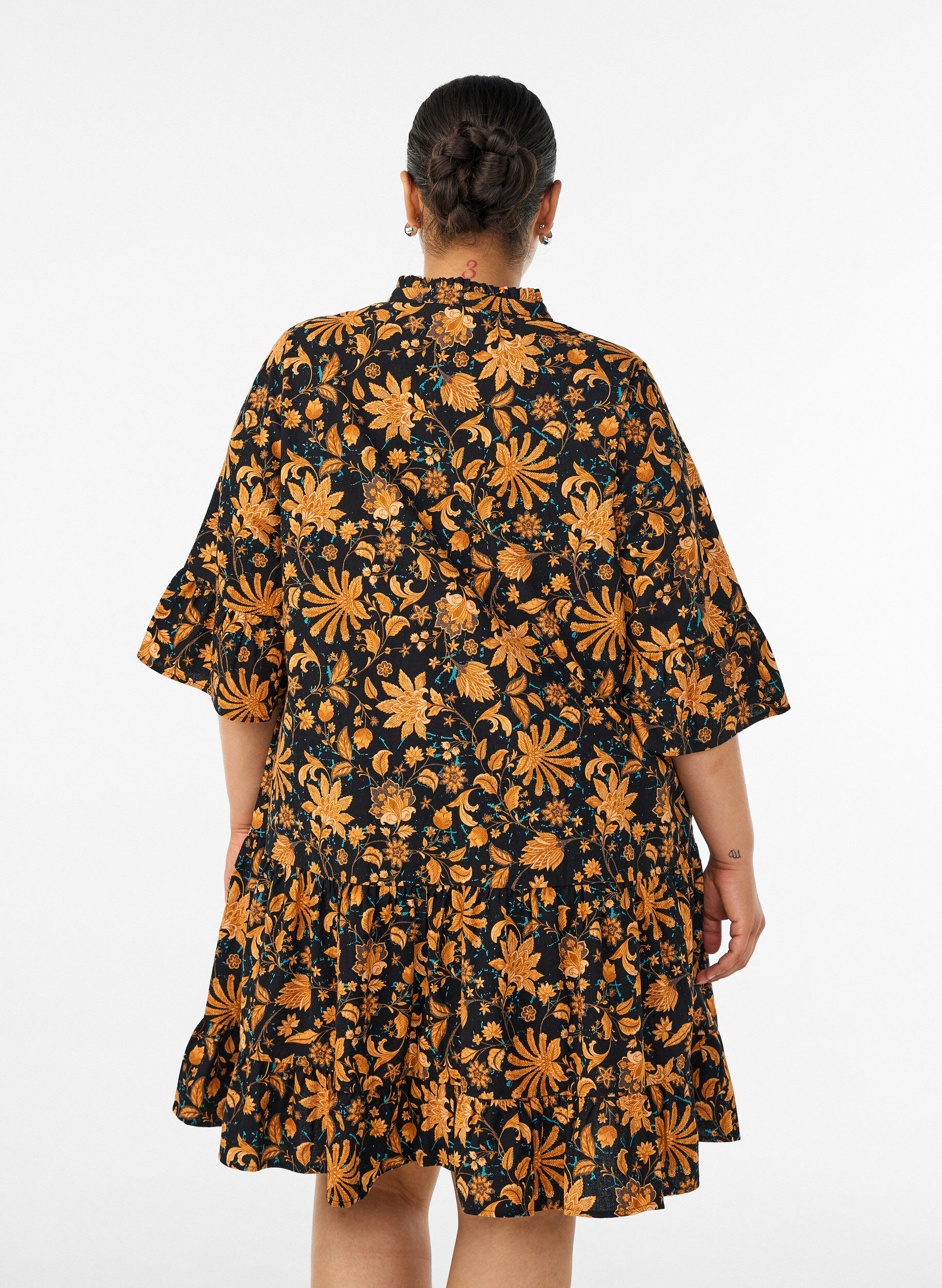 ZizziKatoenen bloemenjurk met ruchedetails en een losse A-lijn vorm, Oranje, Model image number 2