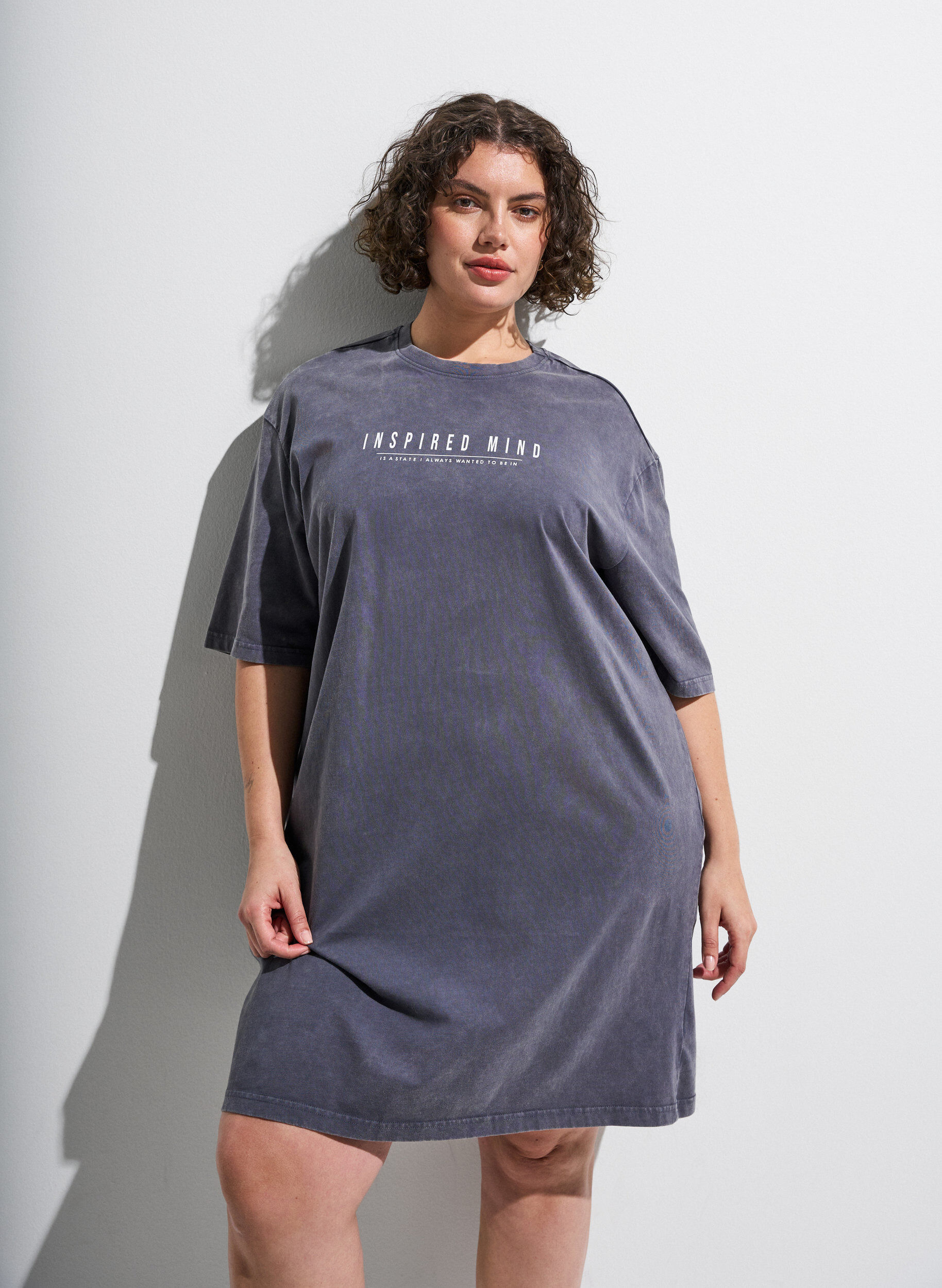 ZizziLosse T-shirt jurk met een gewassen look, Grijs, Image image number 0