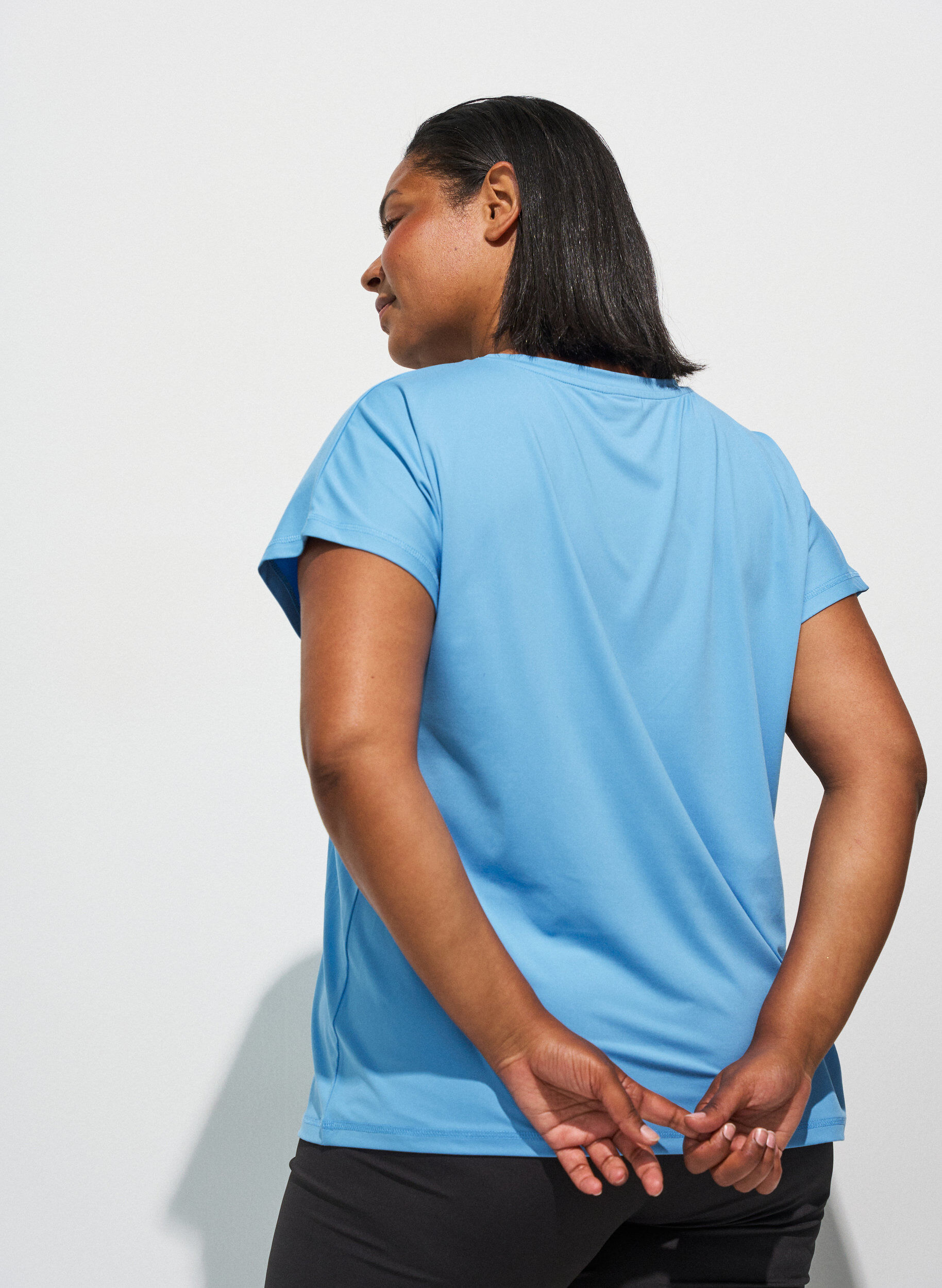 ZizziLosvallend trainings-T-shirt met V-hals, Blauw, Model image number 2