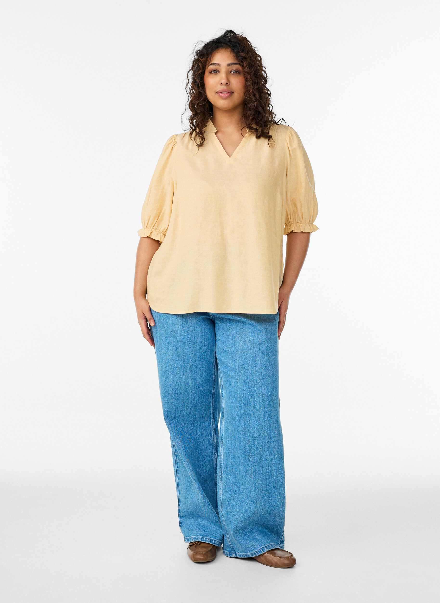 ZizziBlouse in linnen en viscose met mouwen 1/2, Geel, Model image number 1